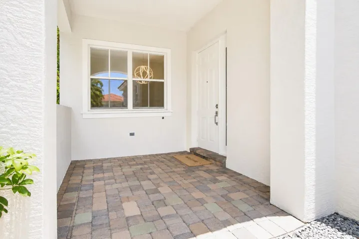 207-ISLE-VERDE-WAY-33418-008