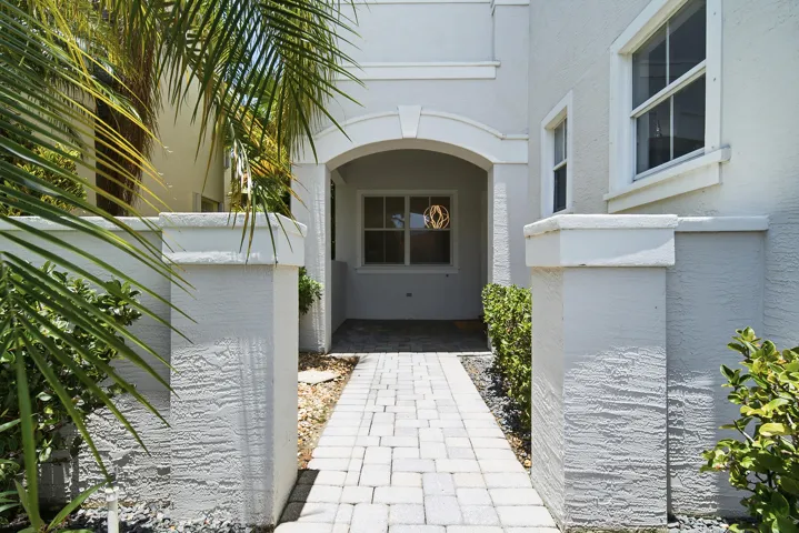 207-ISLE-VERDE-WAY-33418-009