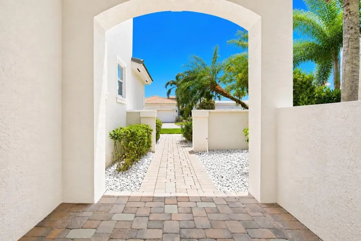 207-ISLE-VERDE-WAY-33418-007
