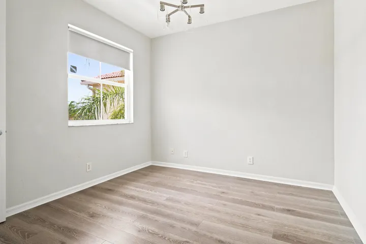 207-ISLE-VERDE-WAY-33418-055