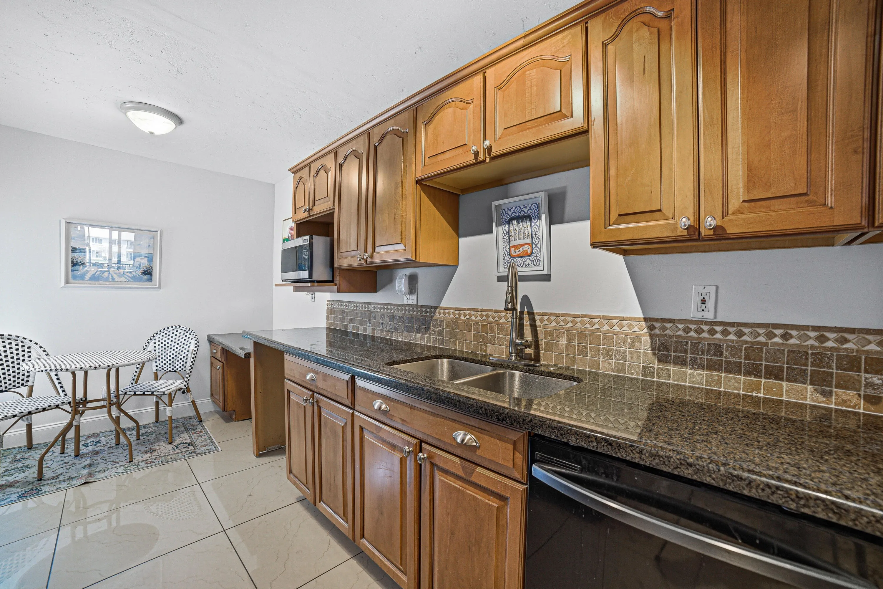 Kitchen - Generous cabinet storage in wa