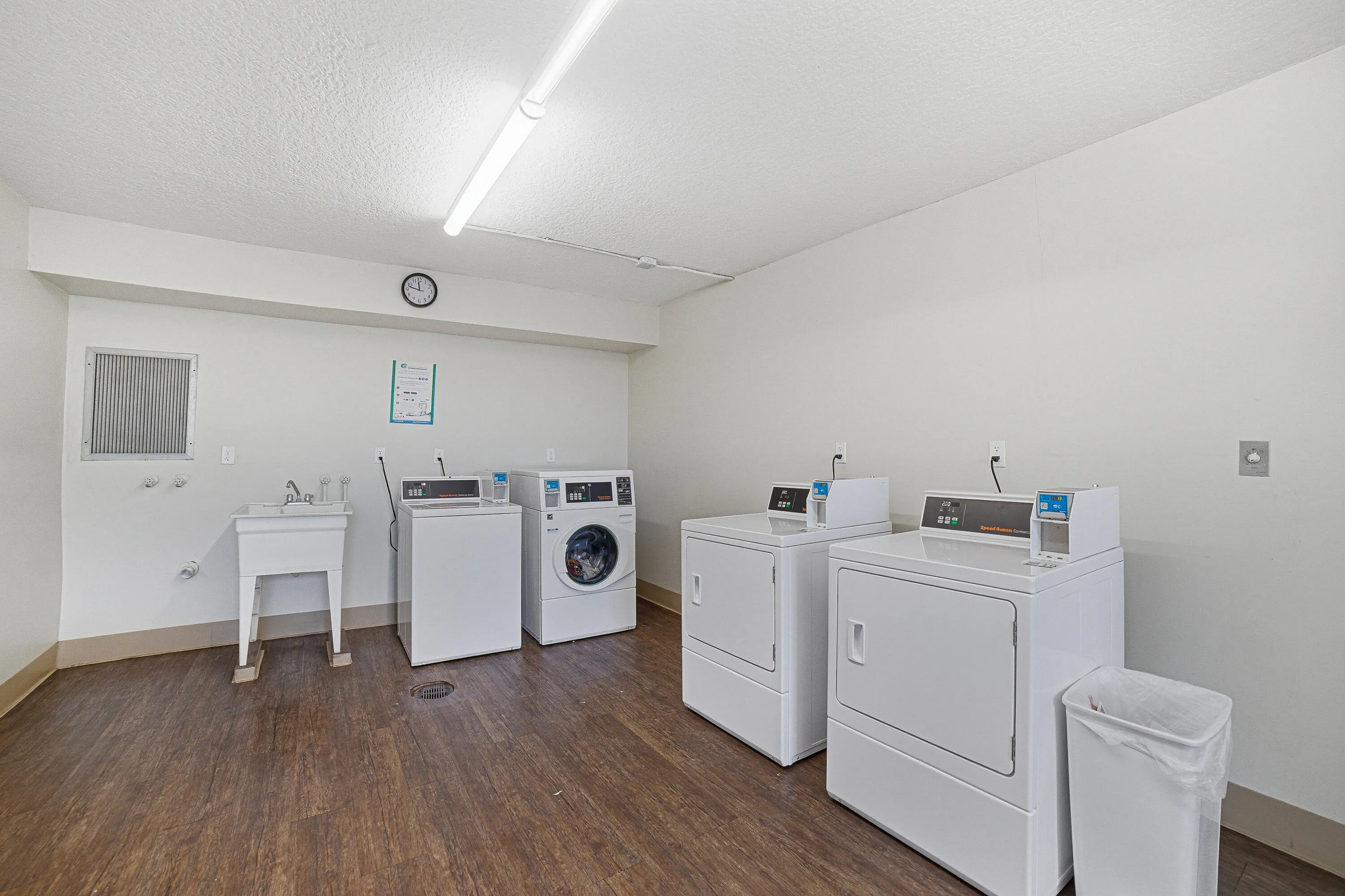 Clean laundry room - boca raton waterfro