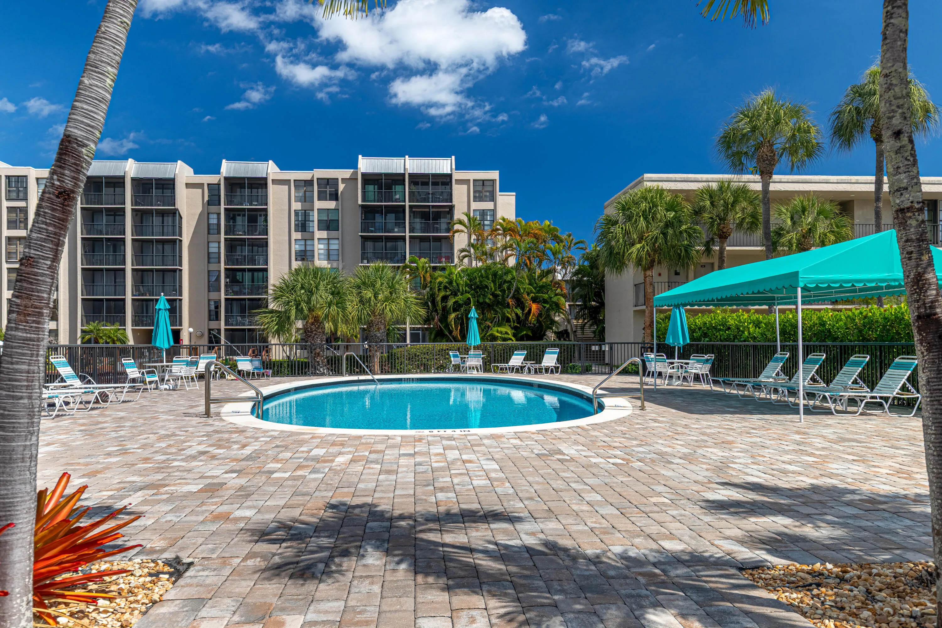 Pool in Boca Raton waterfront condo comm