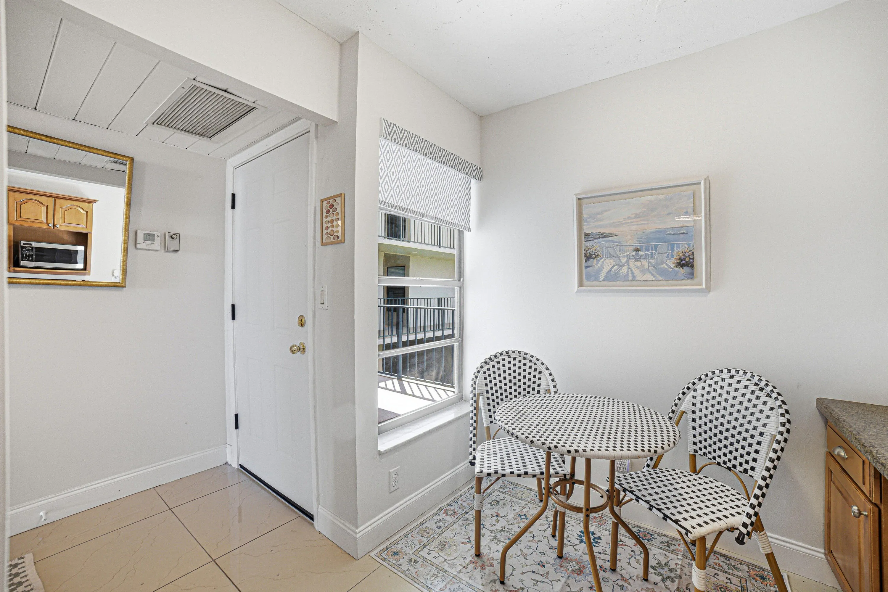 Kitchen - breakfast nook in waterfront B