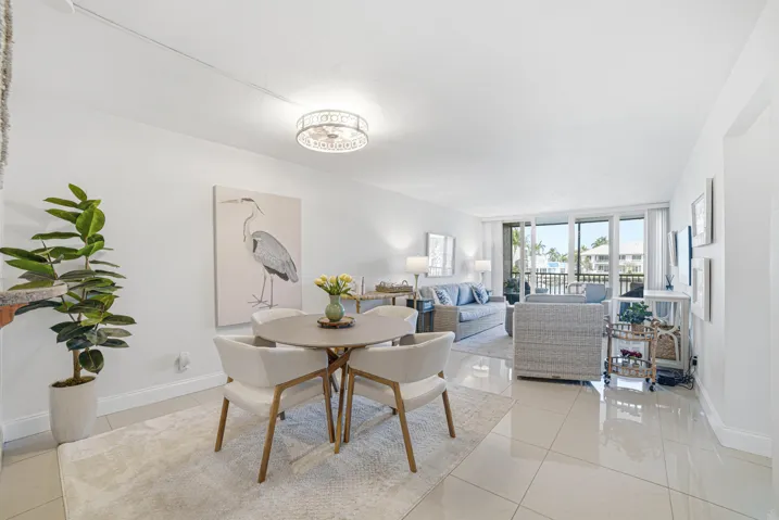 Bright living dining area - Boca Raton w