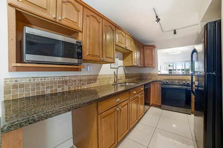 Kitchen - tons of counter space in a wat
