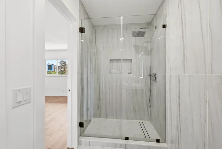 15_bathroom