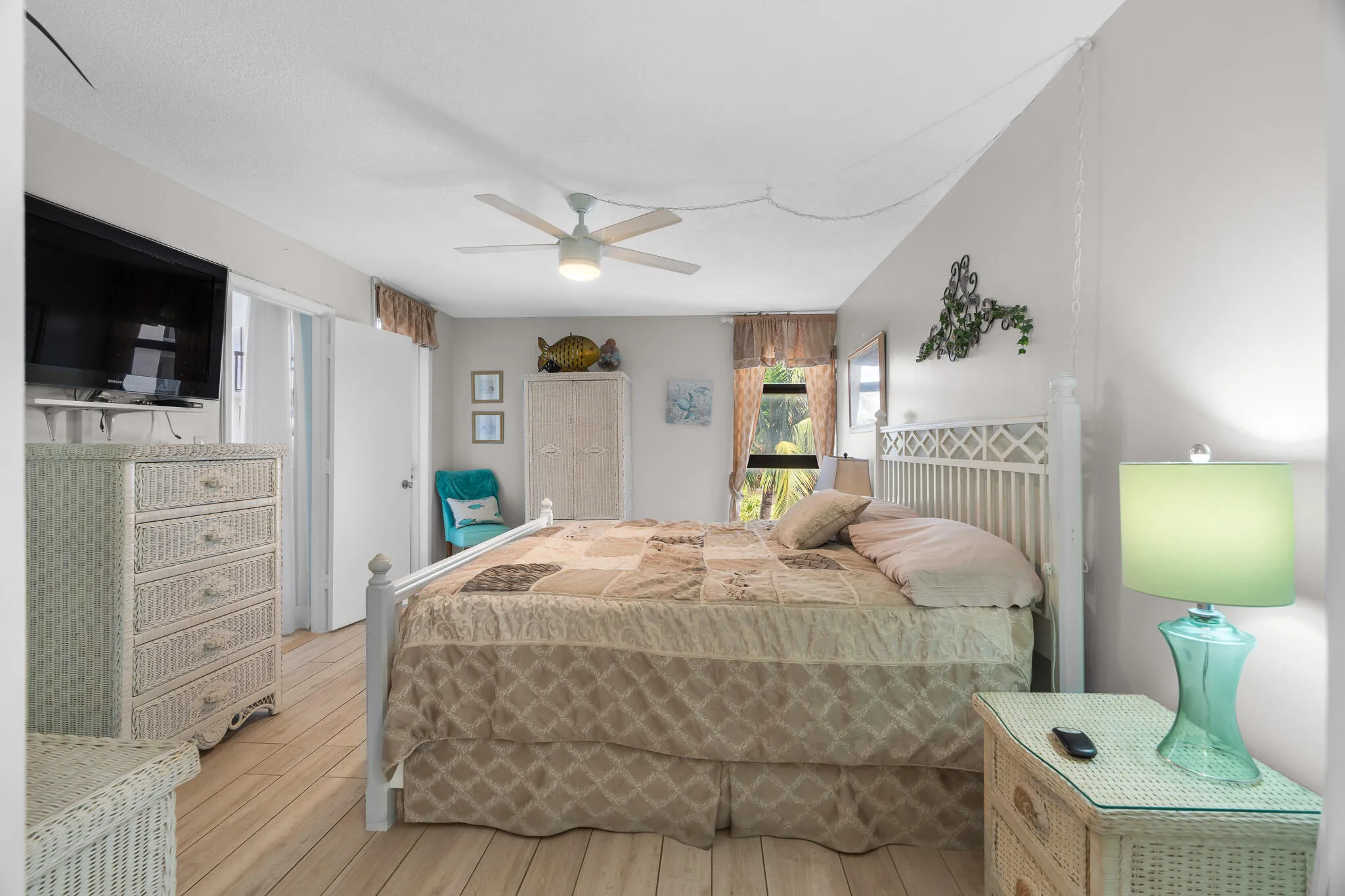 Front bedroom