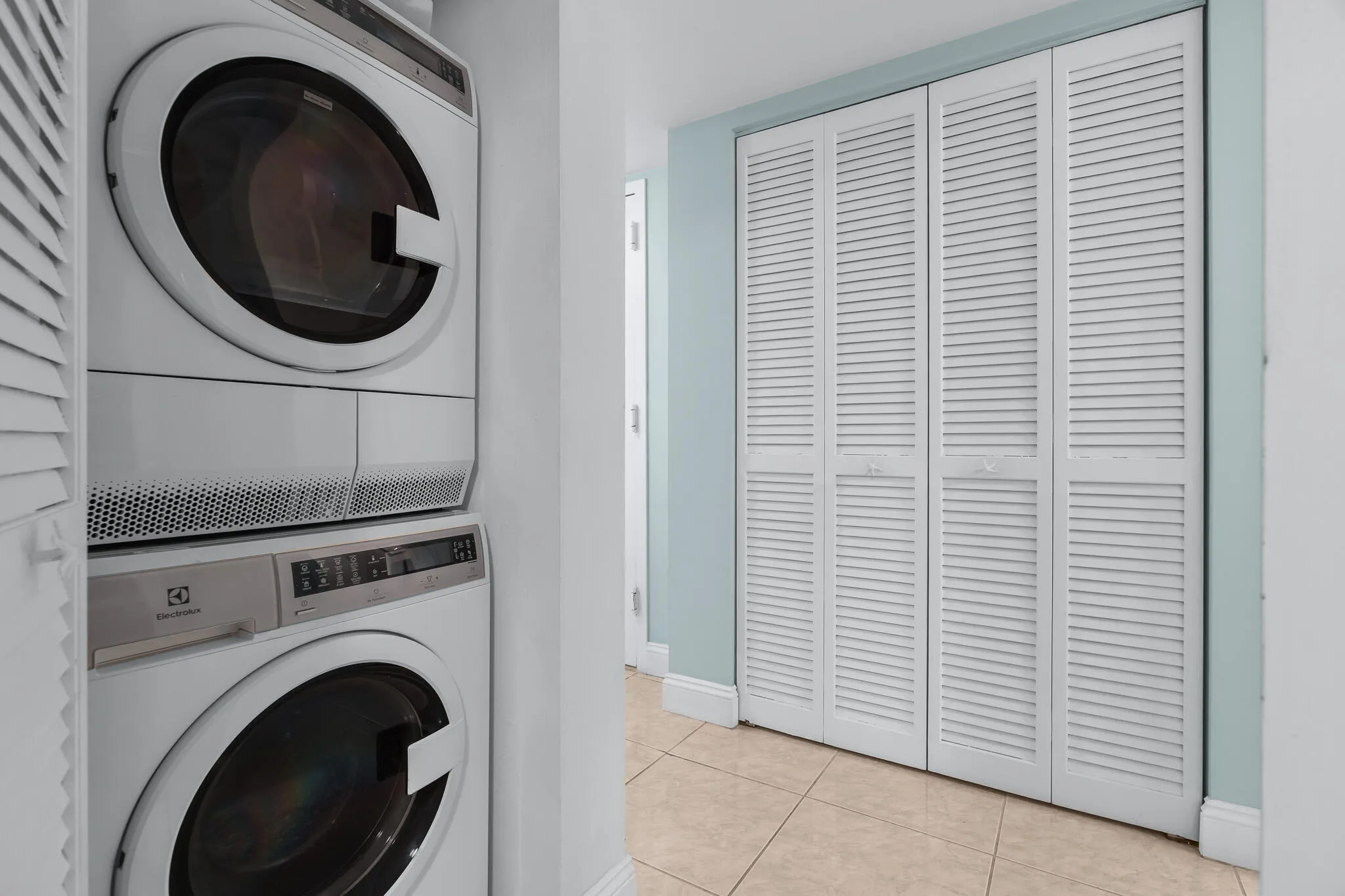 Inside washer/ dryer