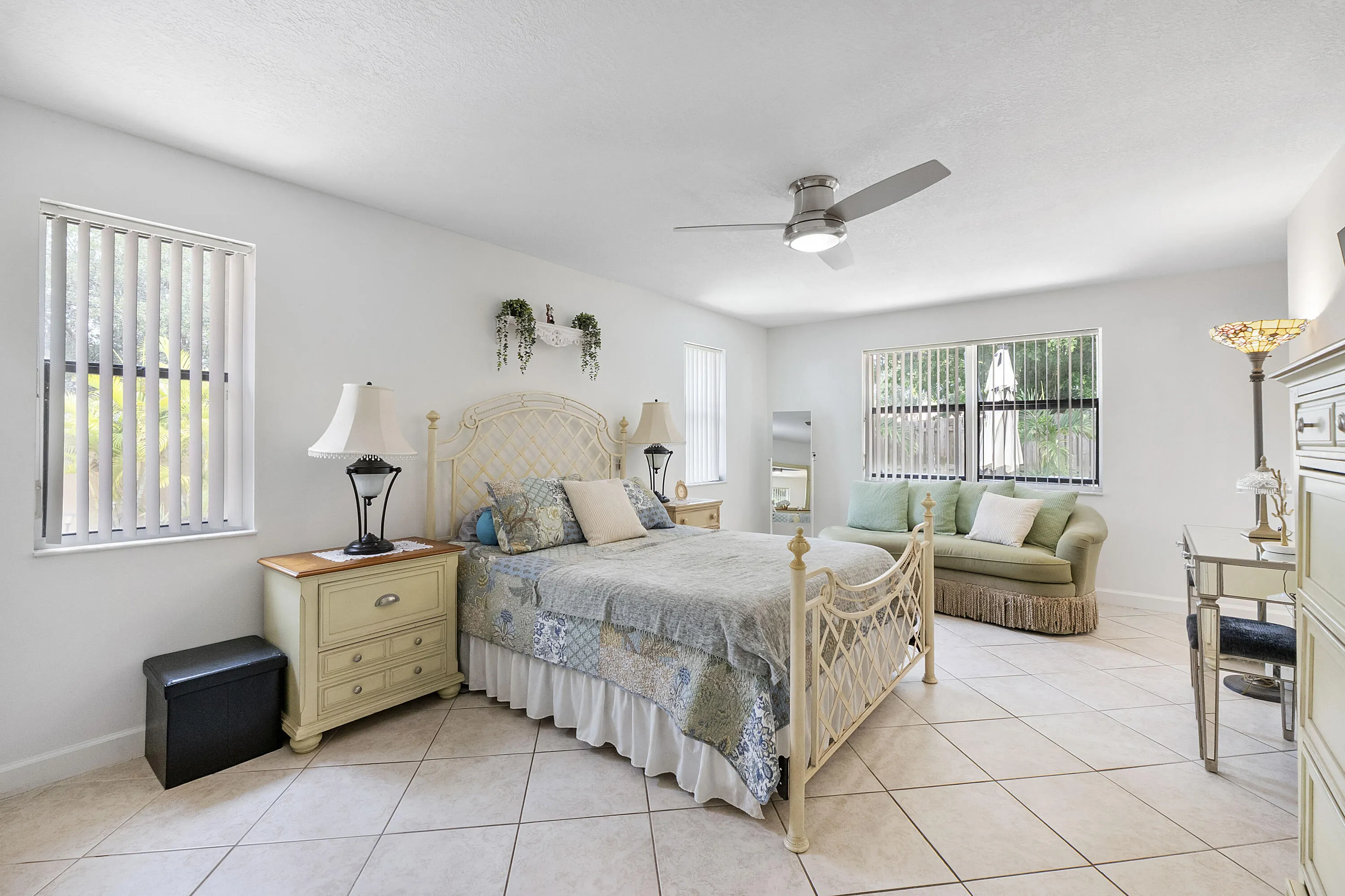 15681 Dover Ct_022
