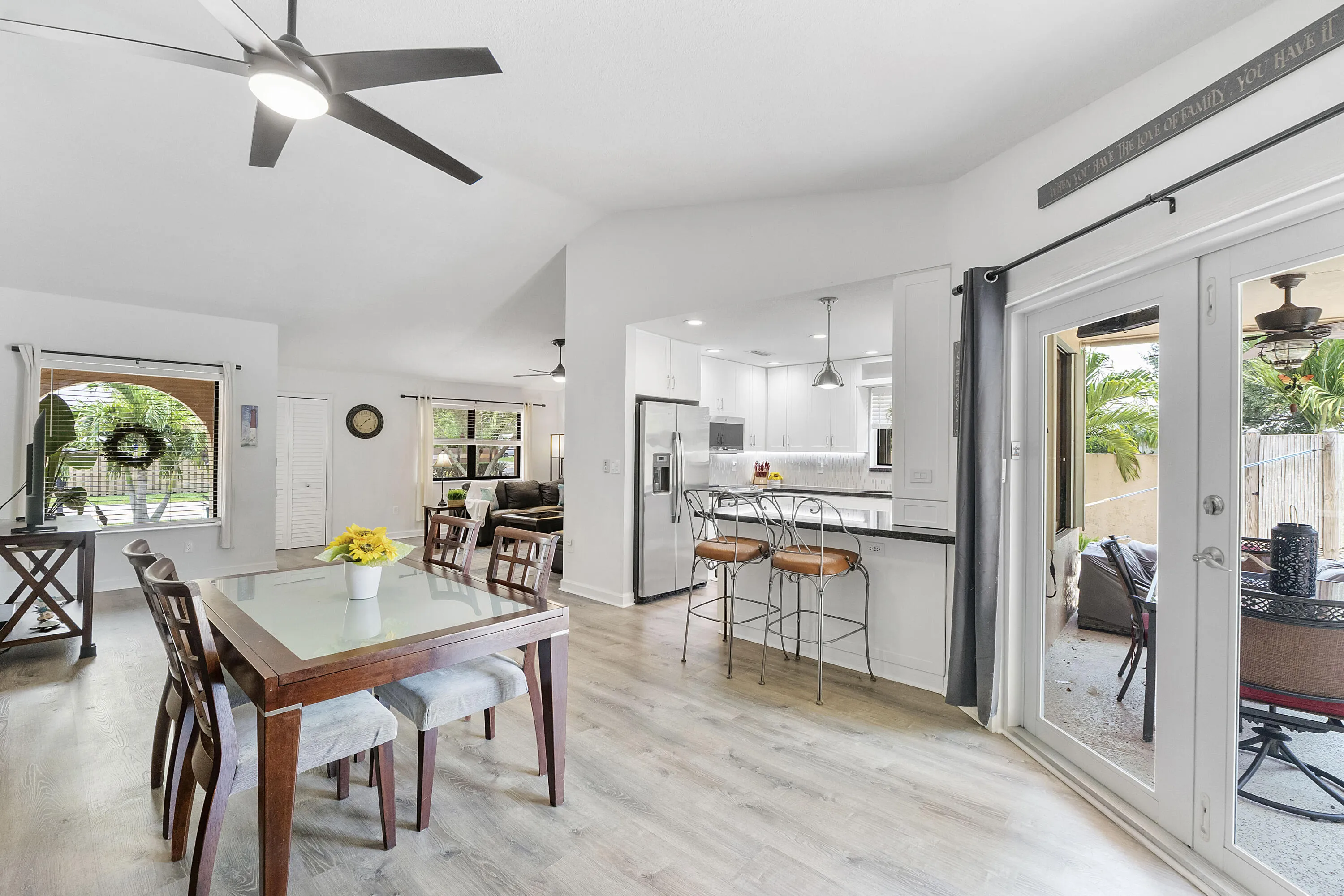 15681 Dover Ct_037