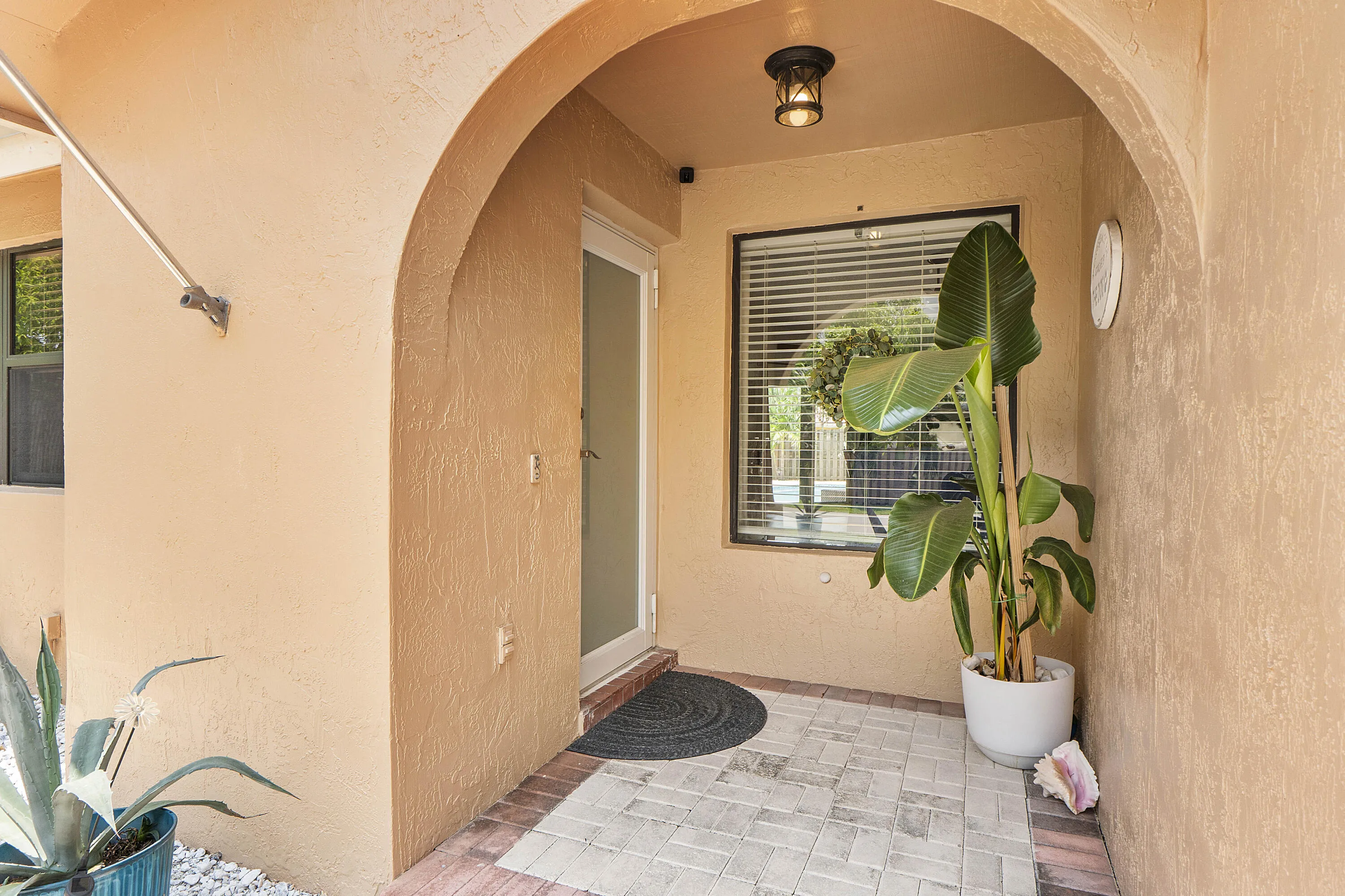 15681 Dover Ct_058