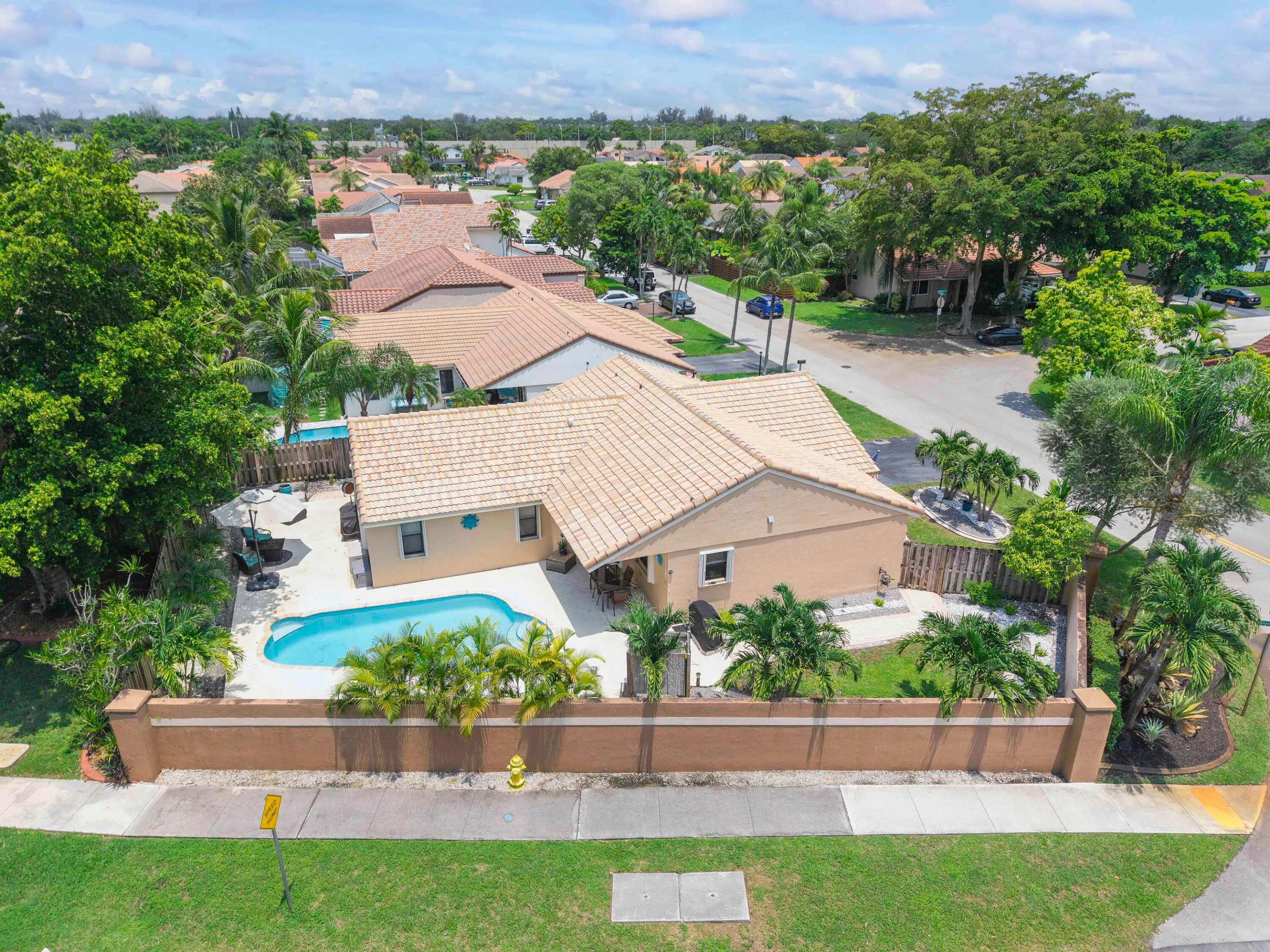 15681 Dover Ct_017