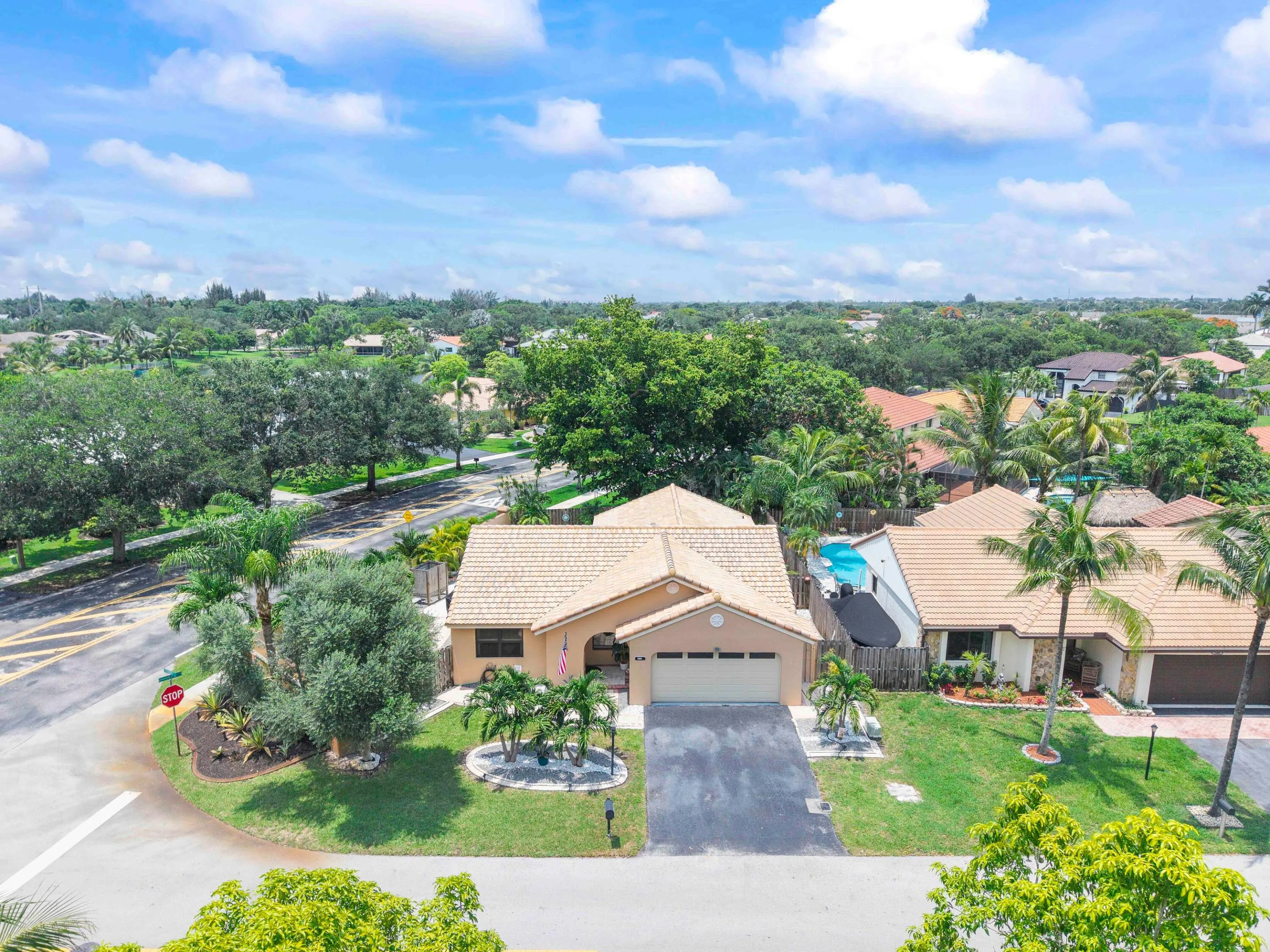 15681 Dover Ct_006