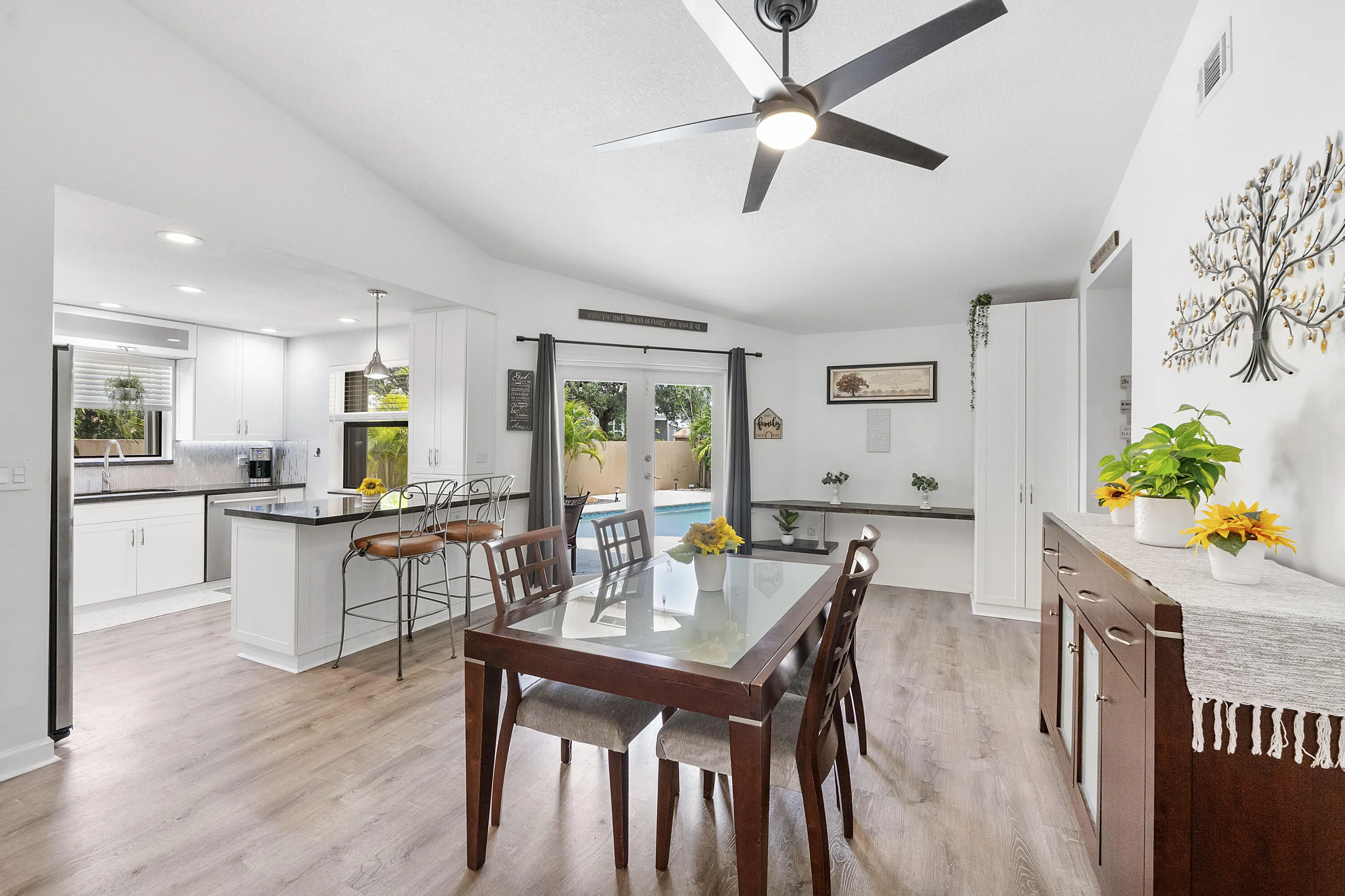 15681 Dover Ct_035