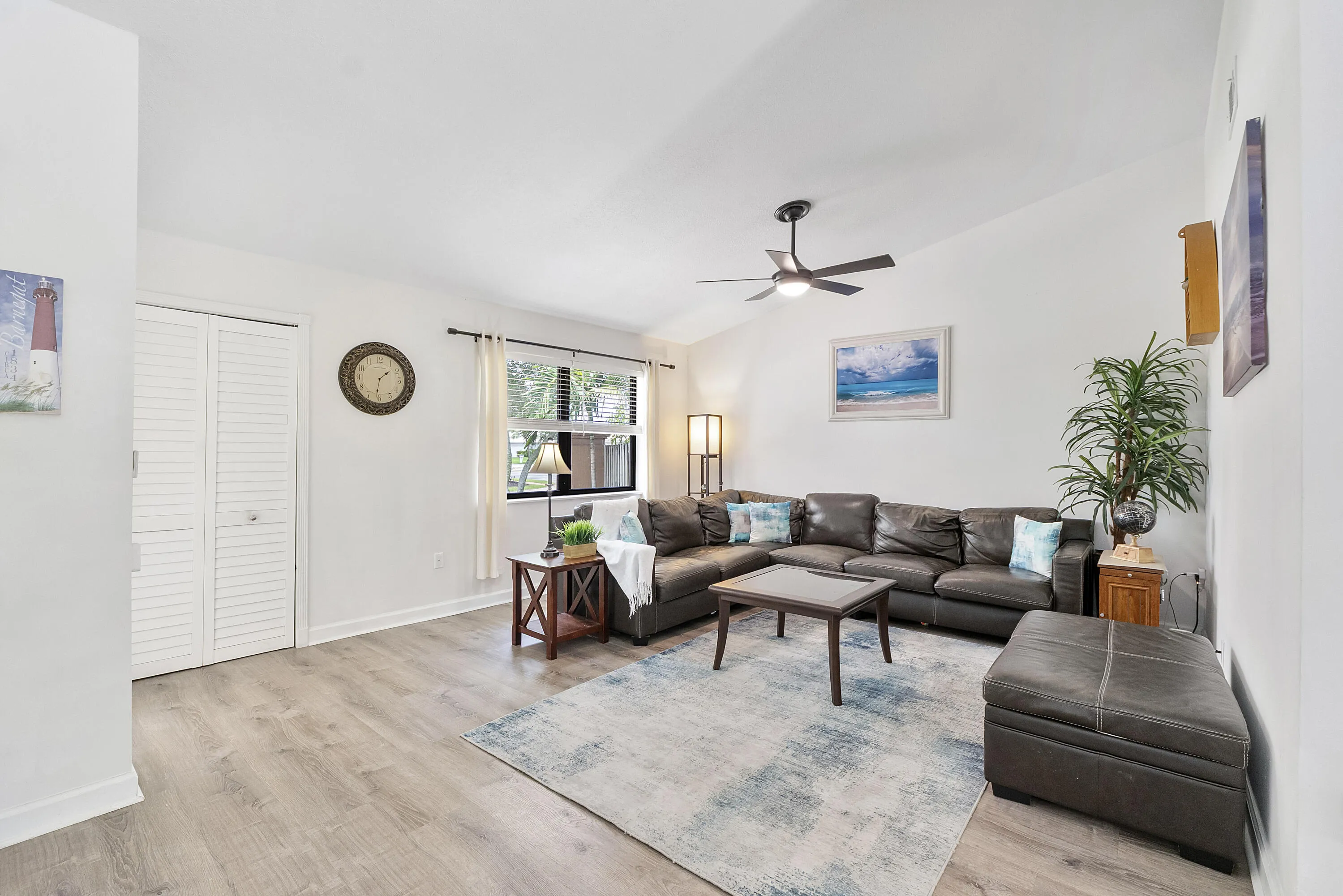 15681 Dover Ct_028