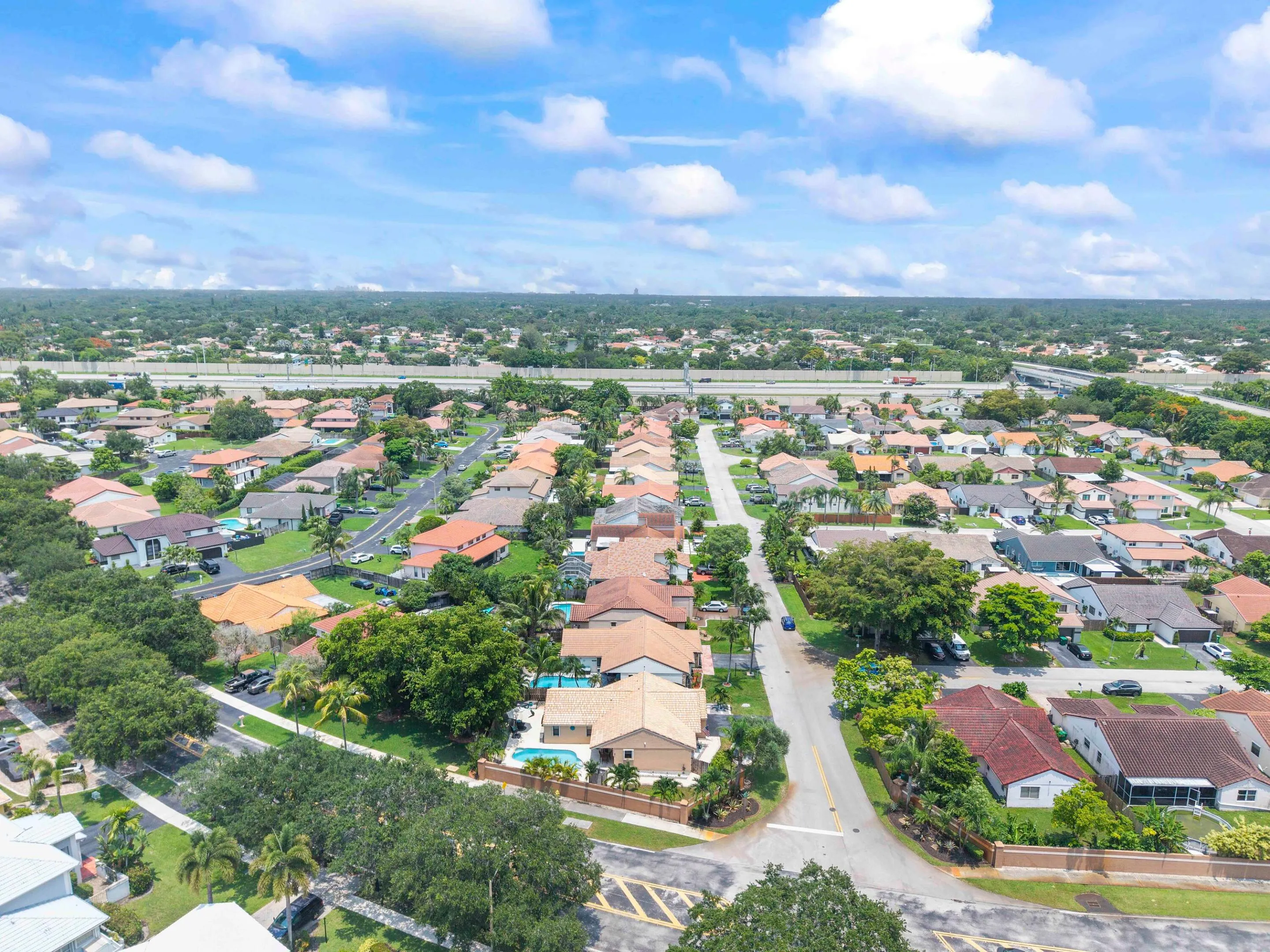 15681 Dover Ct_011