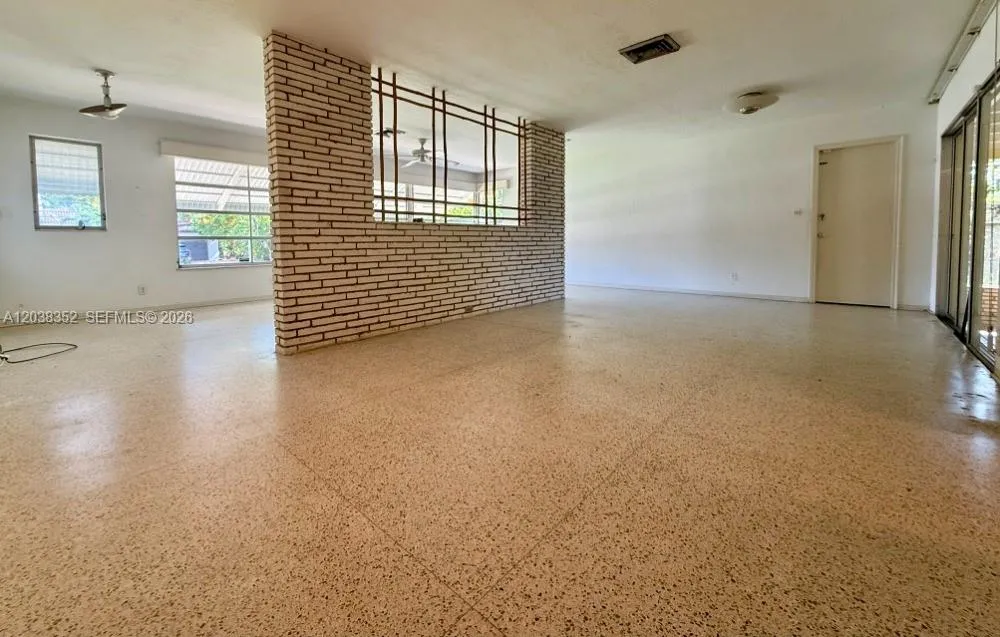 Living Room/Dining Area