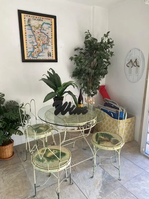 LANAI BISTRO