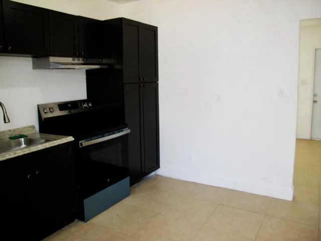 16-Kitchen