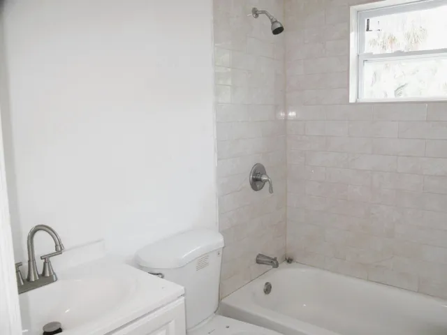 11-Bathroom