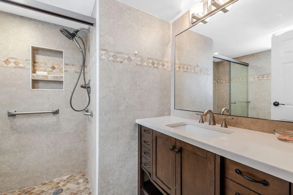 3661ViaPonciana#206LakeWorth-3