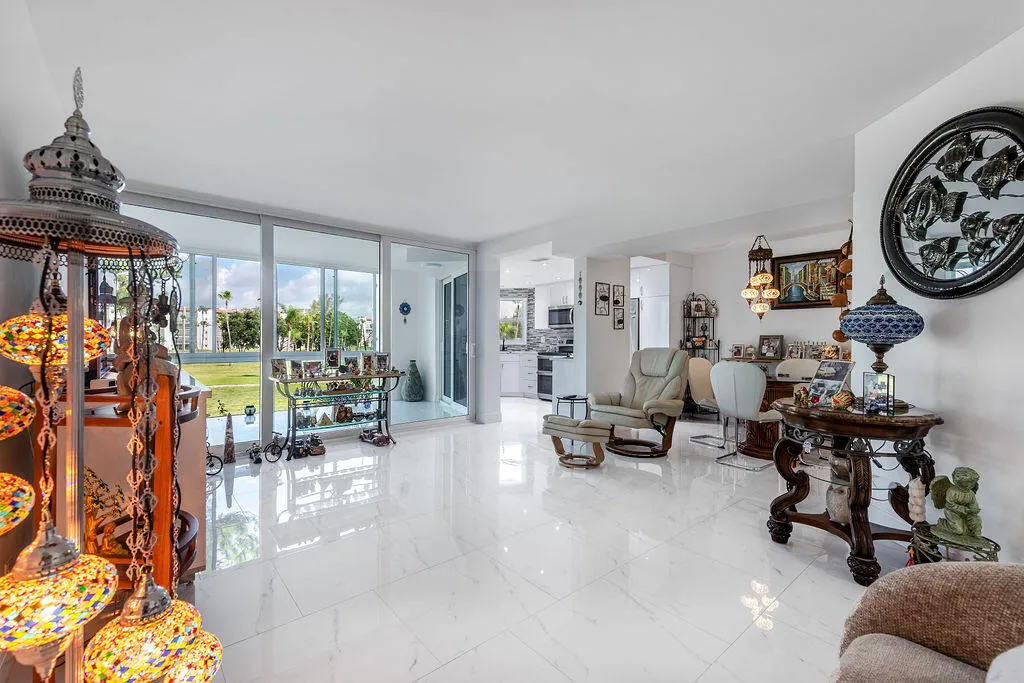 3661ViaPonciana#206LakeWorth-13