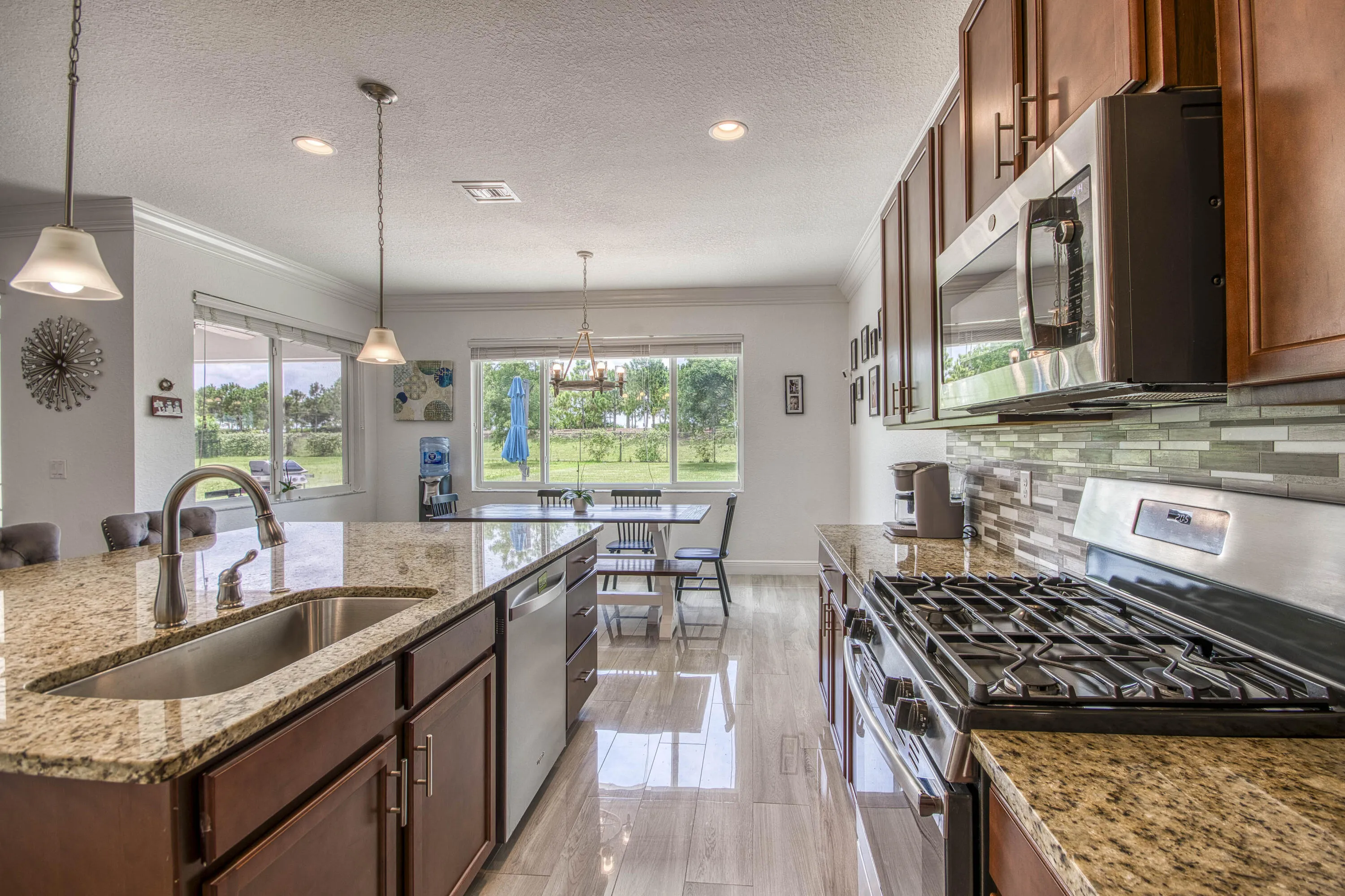 _IMG7575_HDR - Dining Room - Standard -