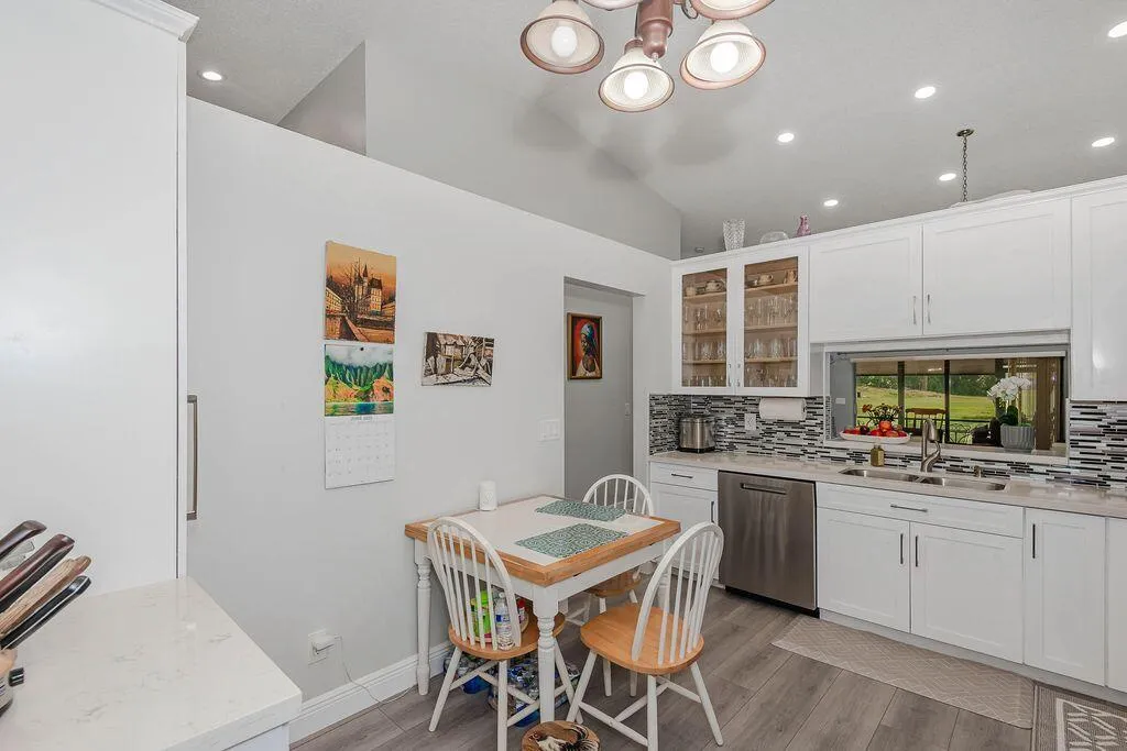 Kitchen 4