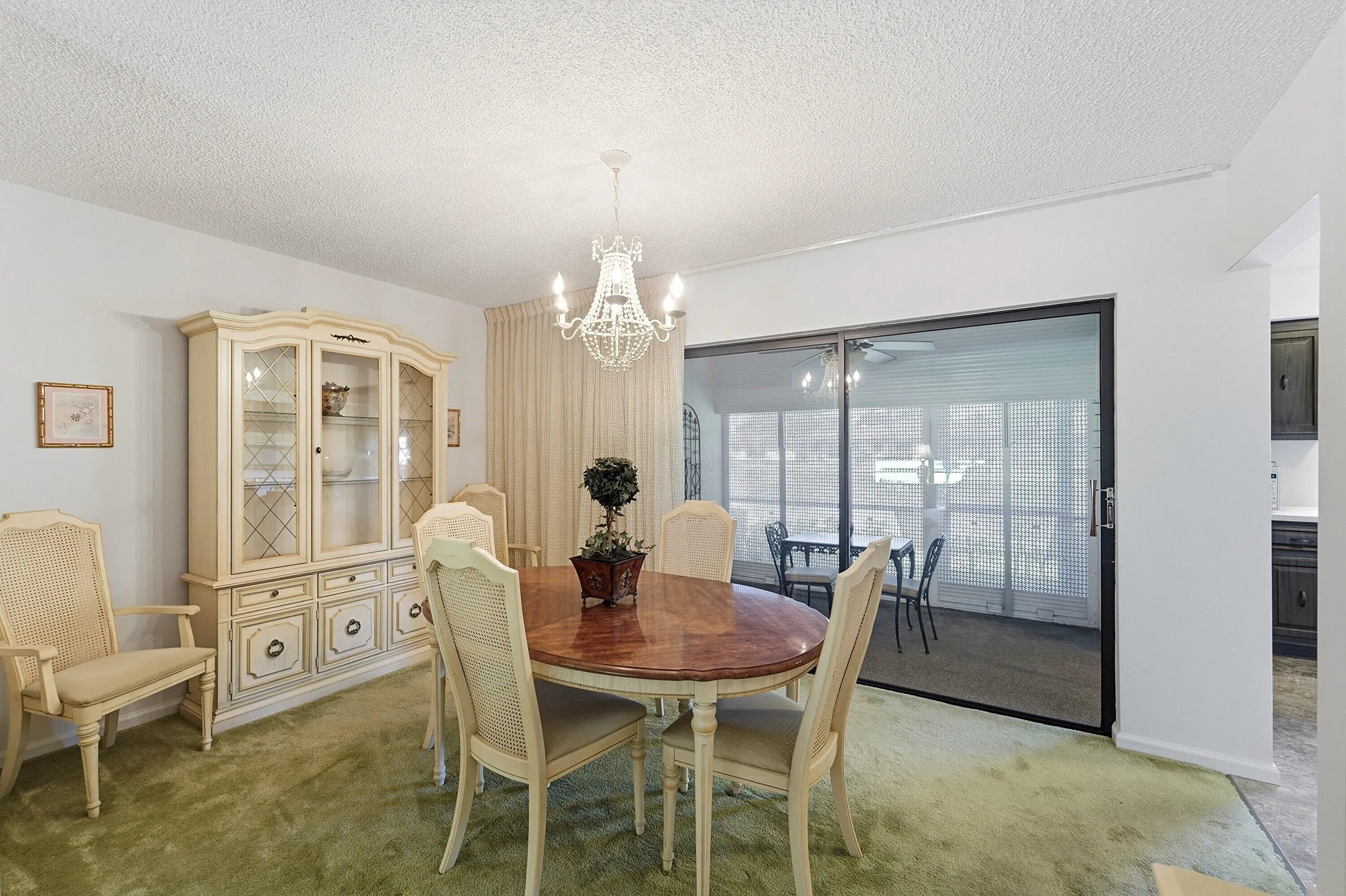 09_dining area