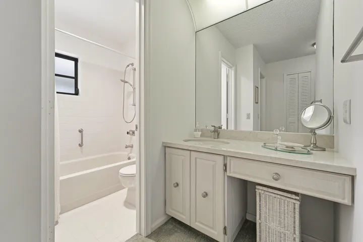 21_primary bathroom