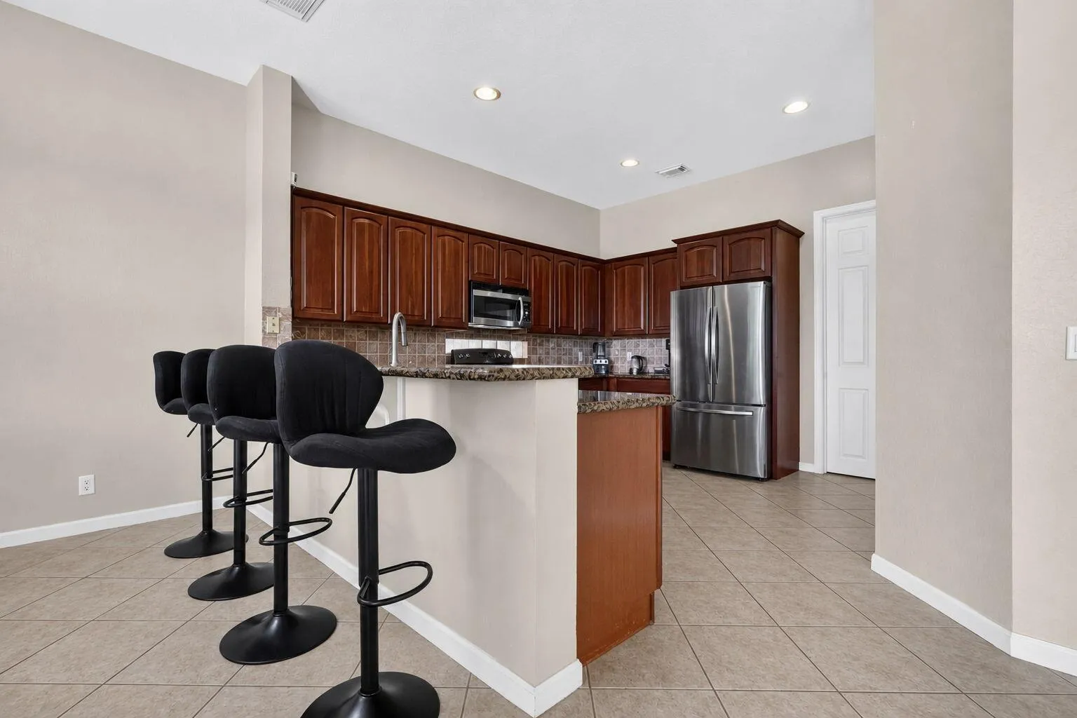 17-web-or-mls-F18B894B-49BA-4028-871D-54
