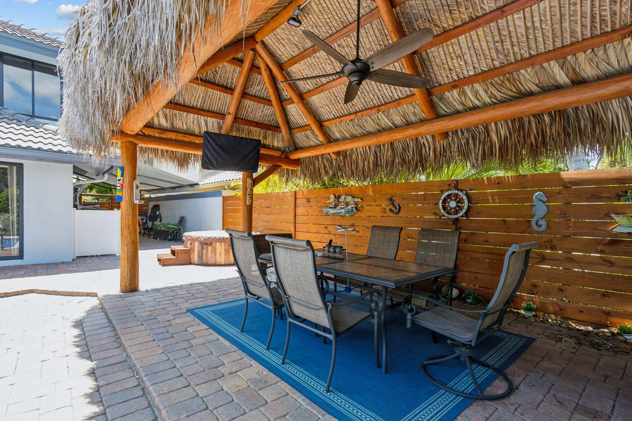 Tiki Hut