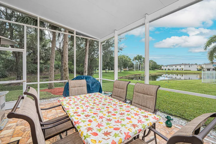 25-web-or-mls-2161 NW Padova St - 25