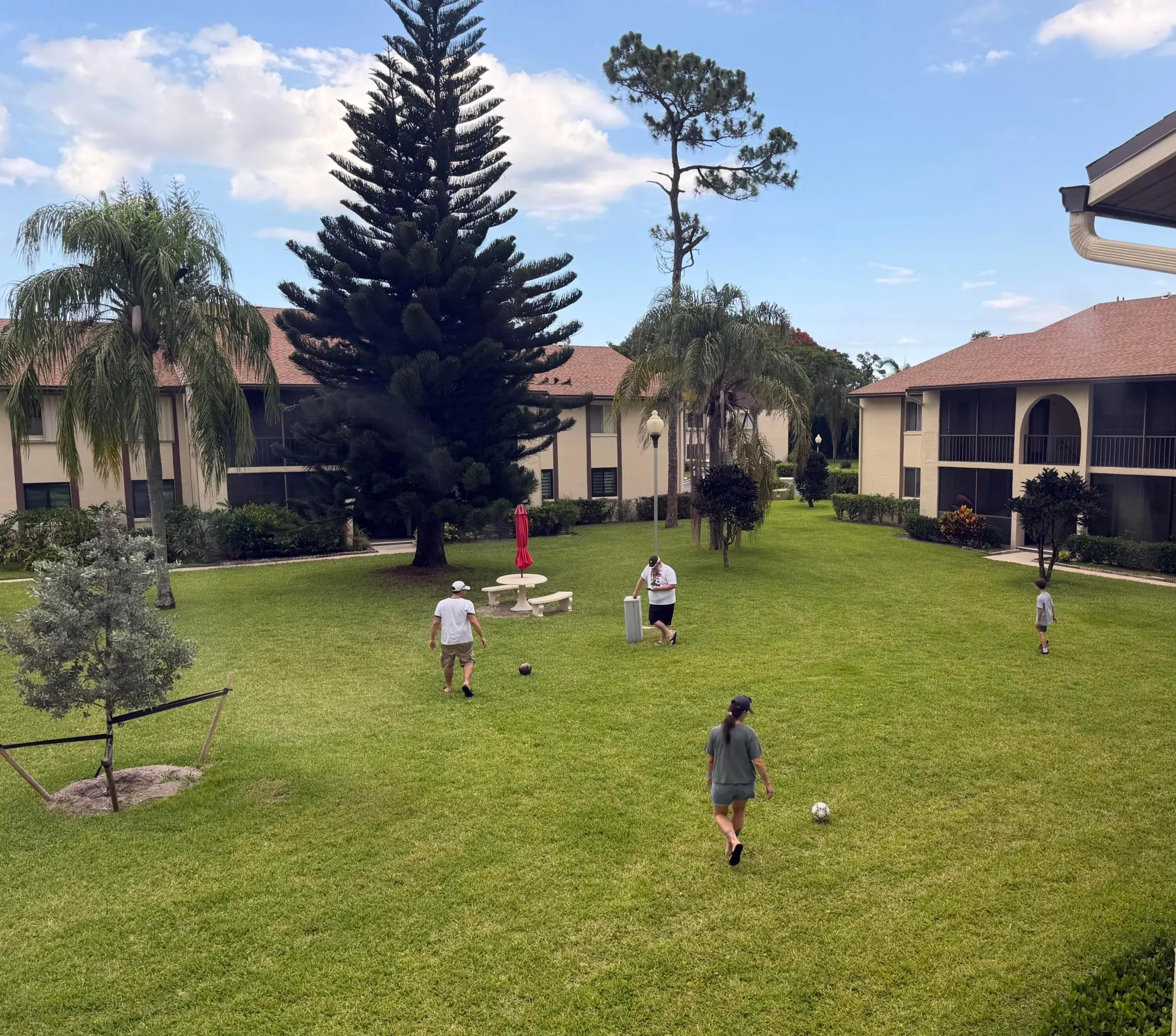 Great size courtyard to enjoy the scenery and your guests entertainment