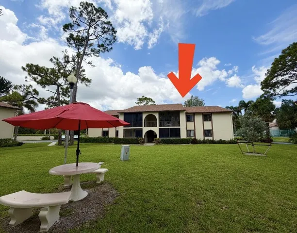 Great size courtyard to enjoy the scenery and entertainment