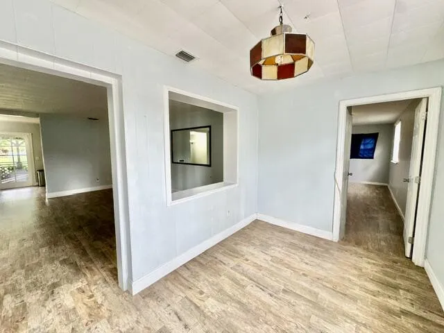 Entrance-13559 24th court