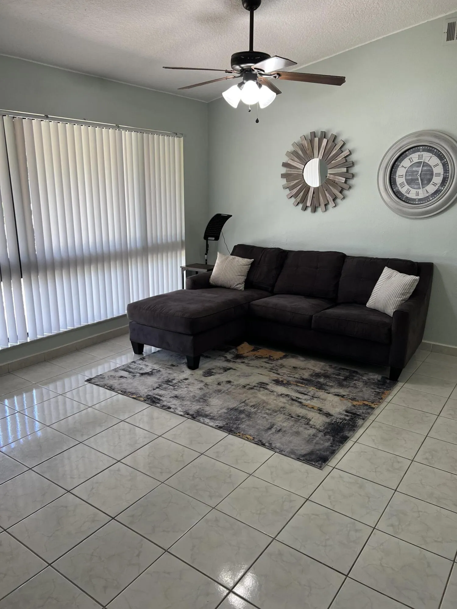 NO popcorn here. Ceiling redone 2025.