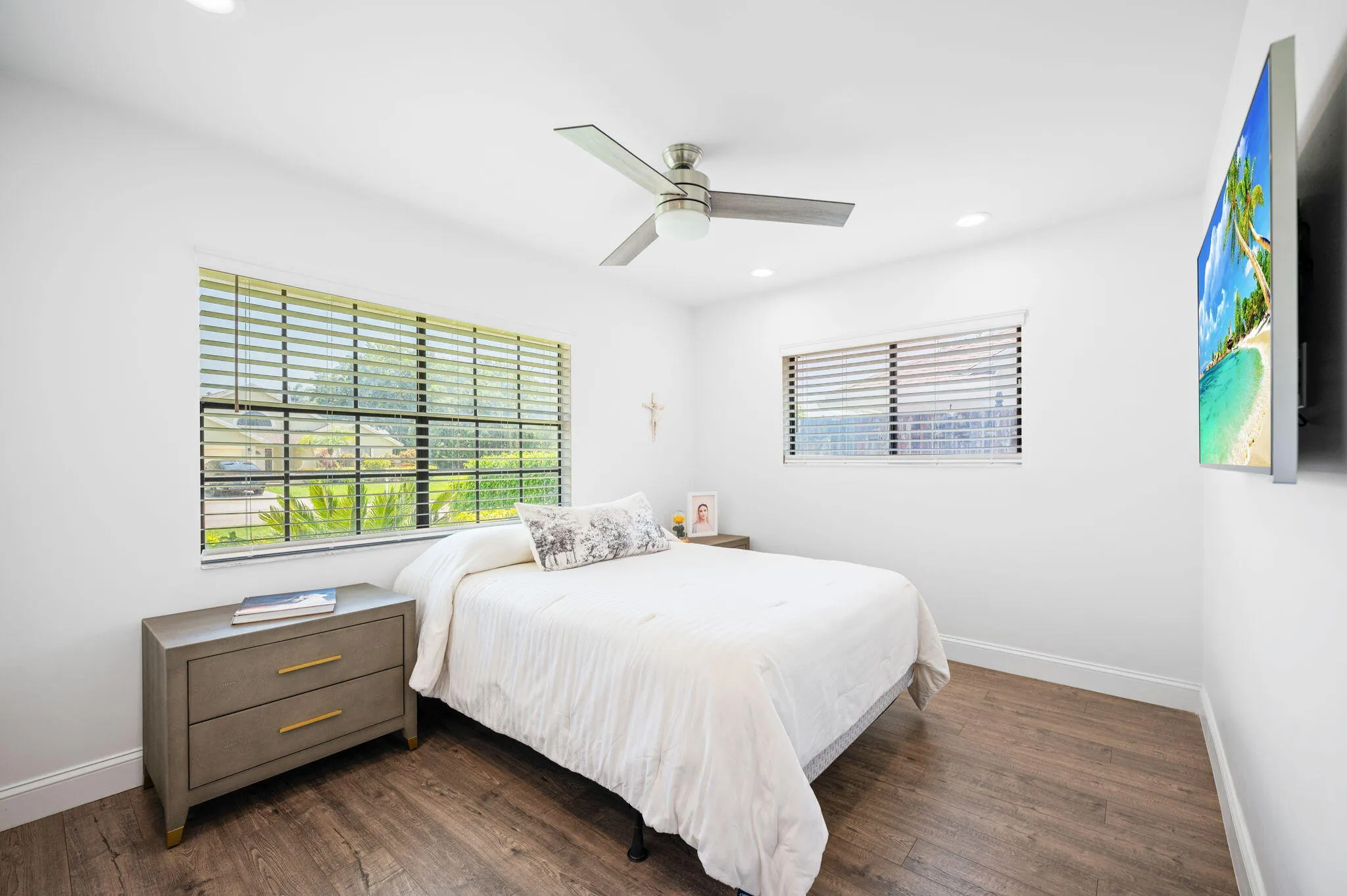 21-web-or-mls-22416-swordfish-dr