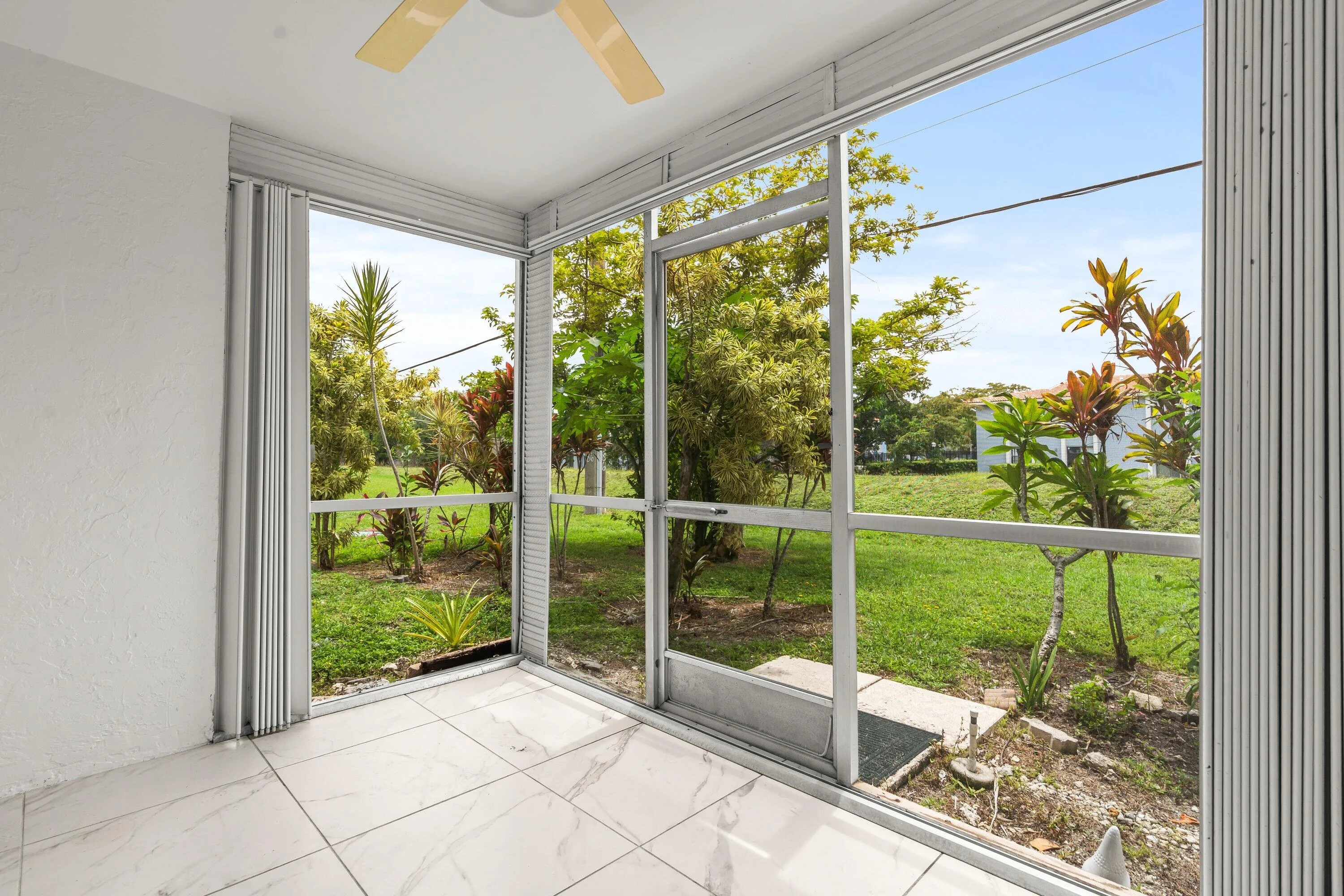 022-3090HolidaySpringsBoulevard-109-Marg