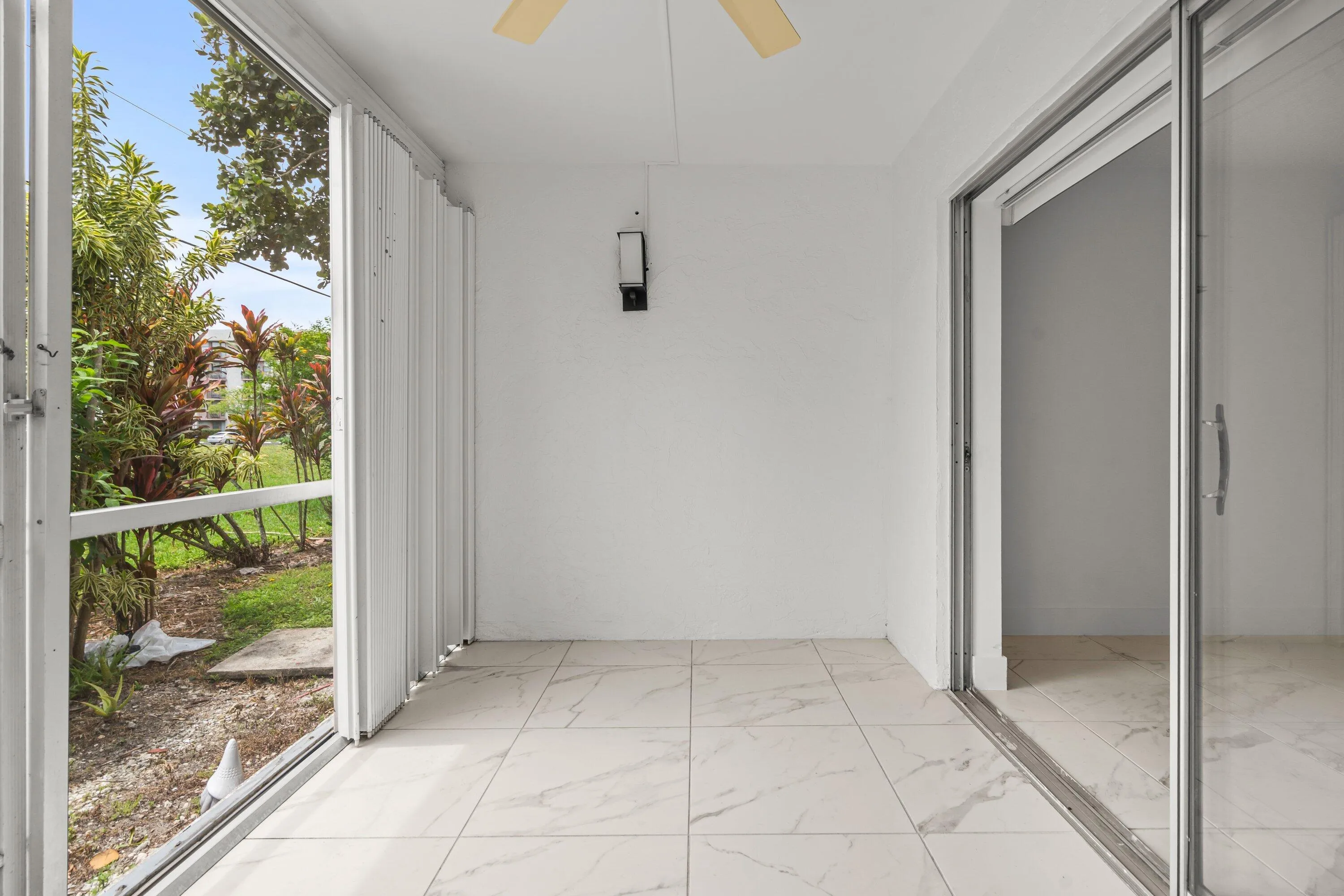 021-3090HolidaySpringsBoulevard-109-Marg