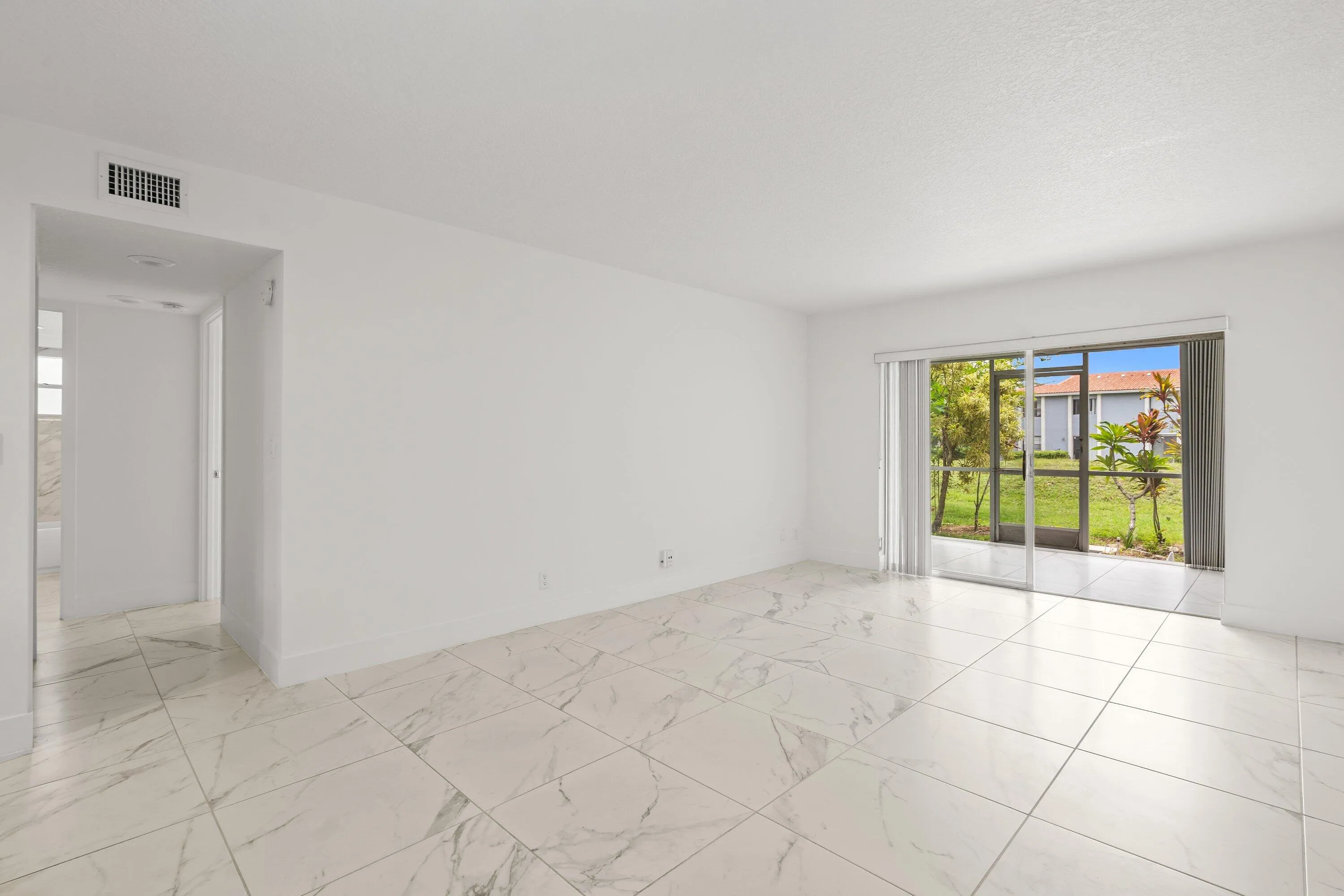 012-3090HolidaySpringsBoulevard-109-Marg