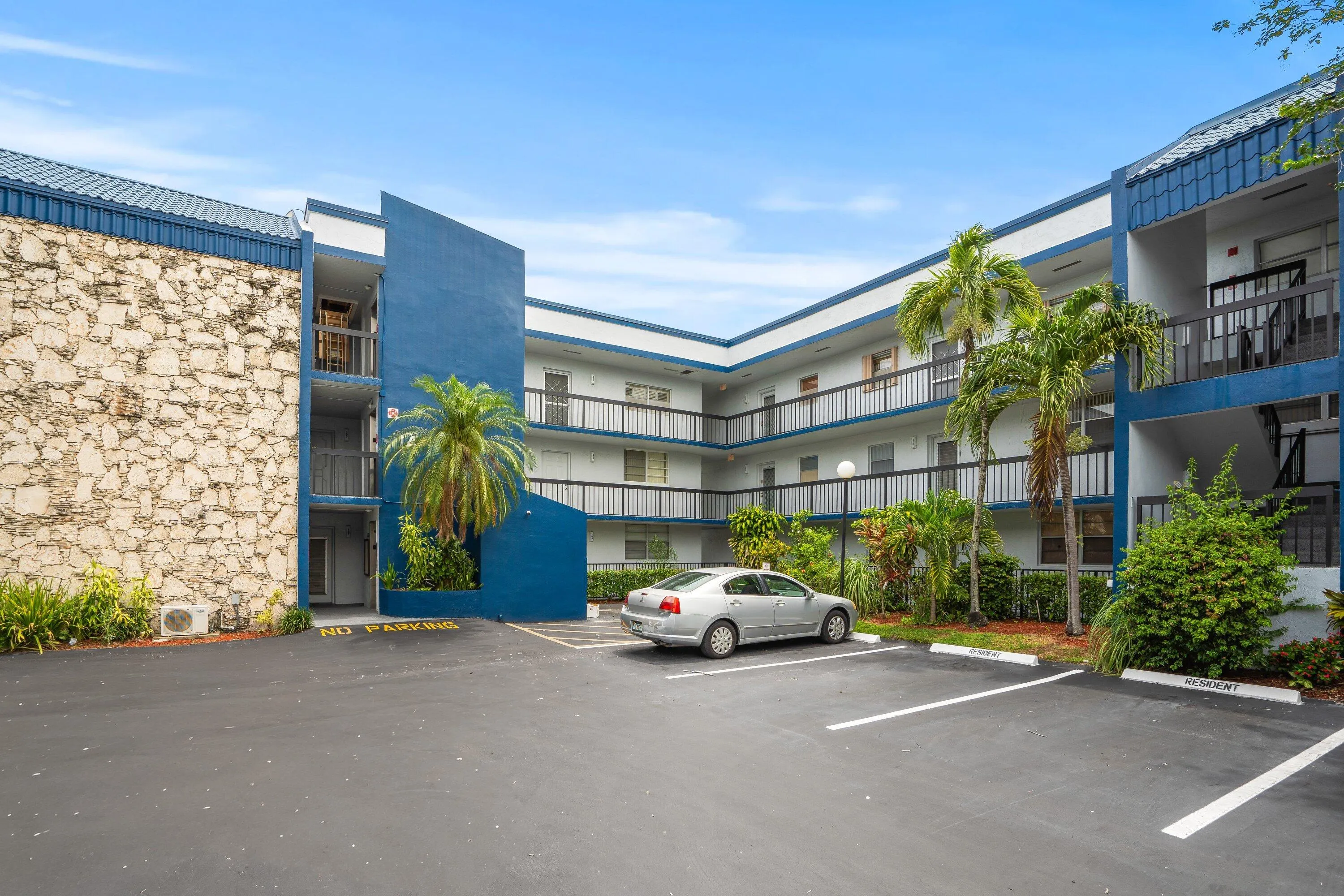 001-3090HolidaySpringsBoulevard-109-Marg