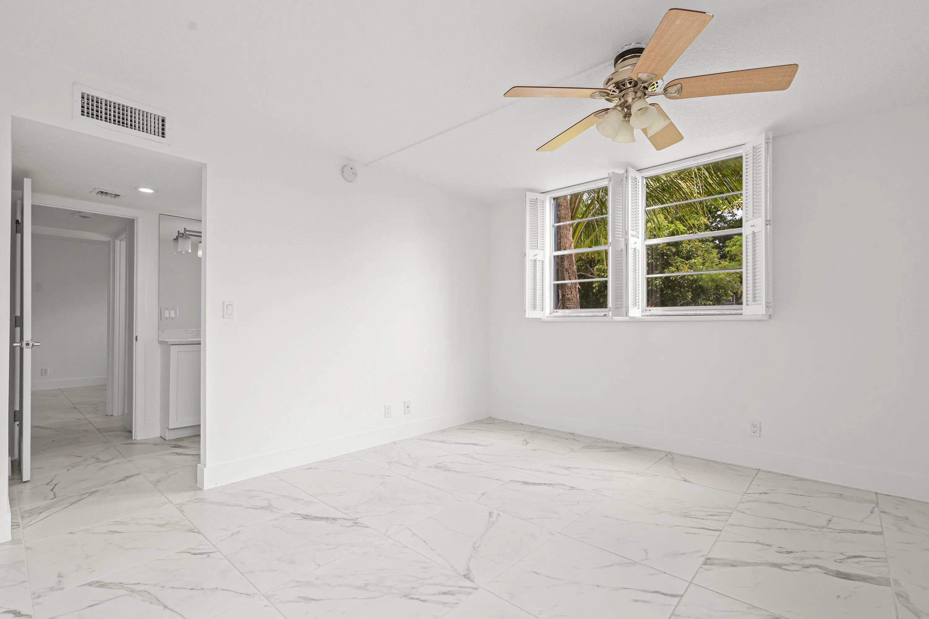 019-3090HolidaySpringsBoulevard-109-Marg