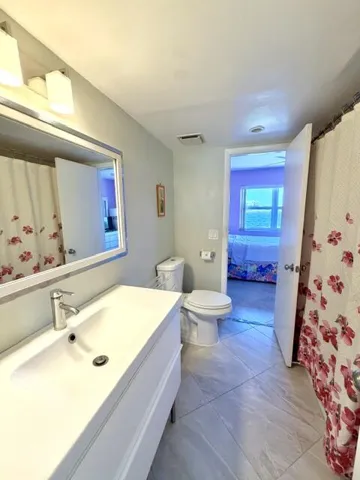 Nice bathroom