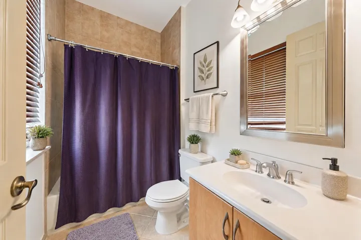Full Bathroom - Virtually Staged