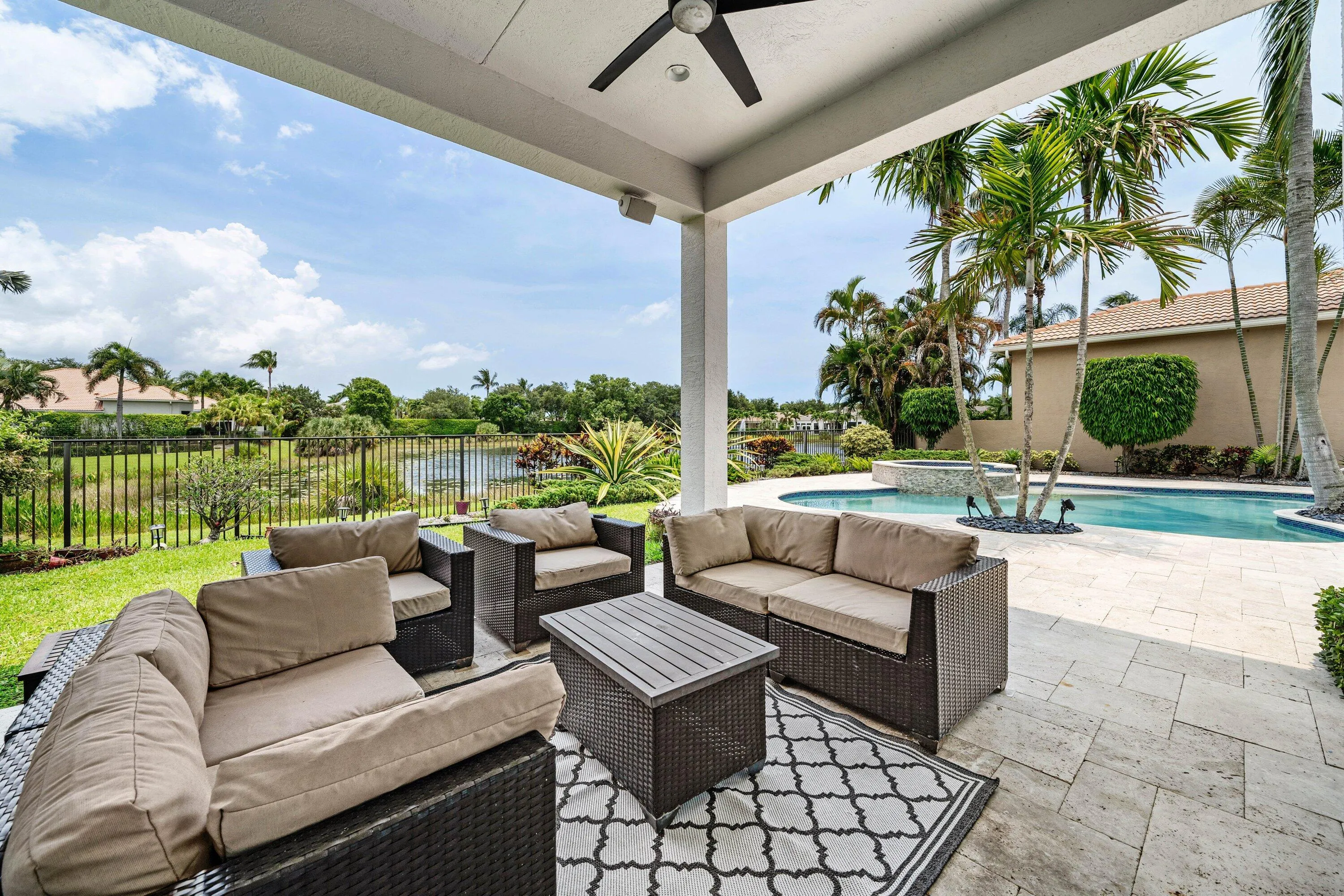 6411 Patio