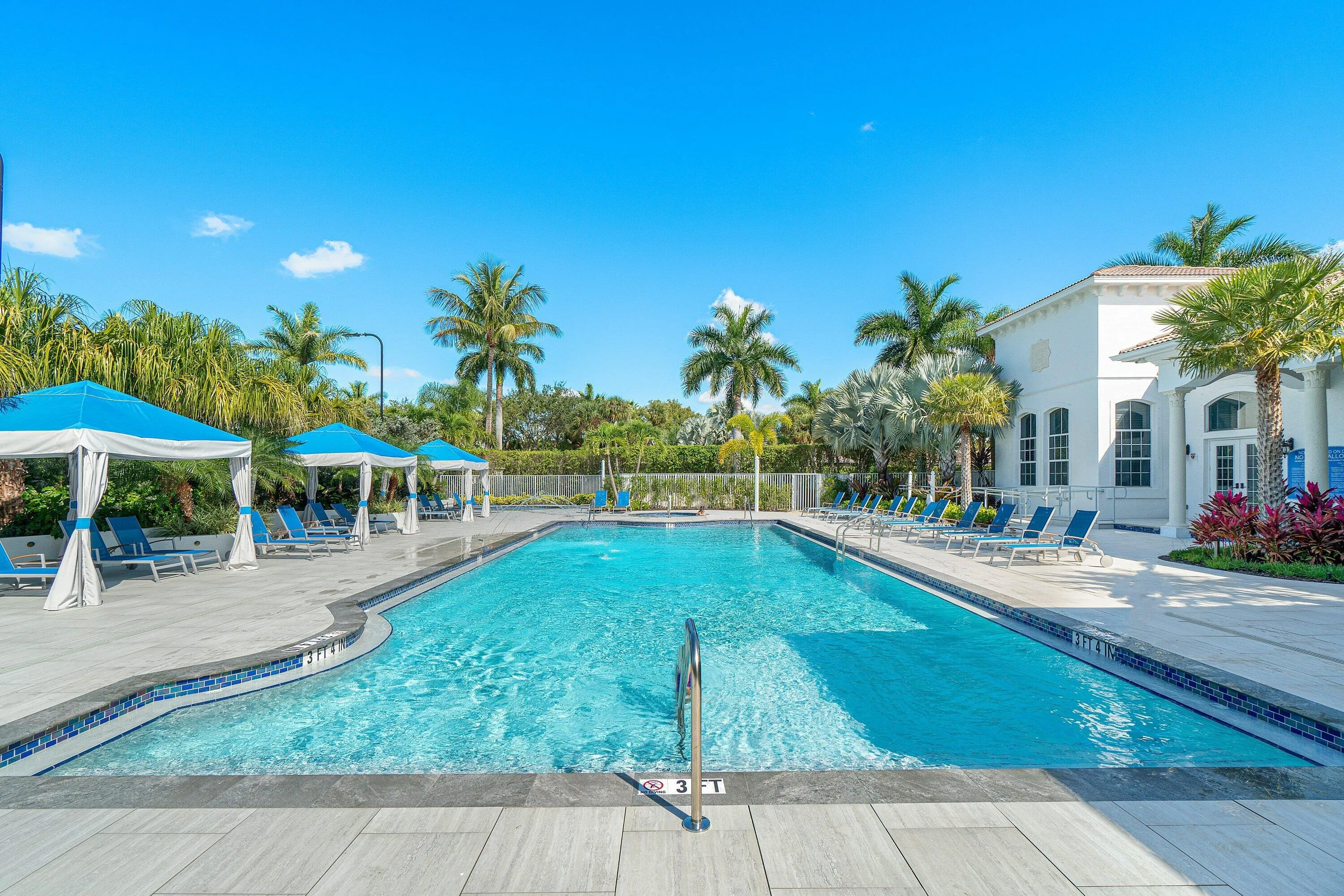 6411 Clubhouse 7