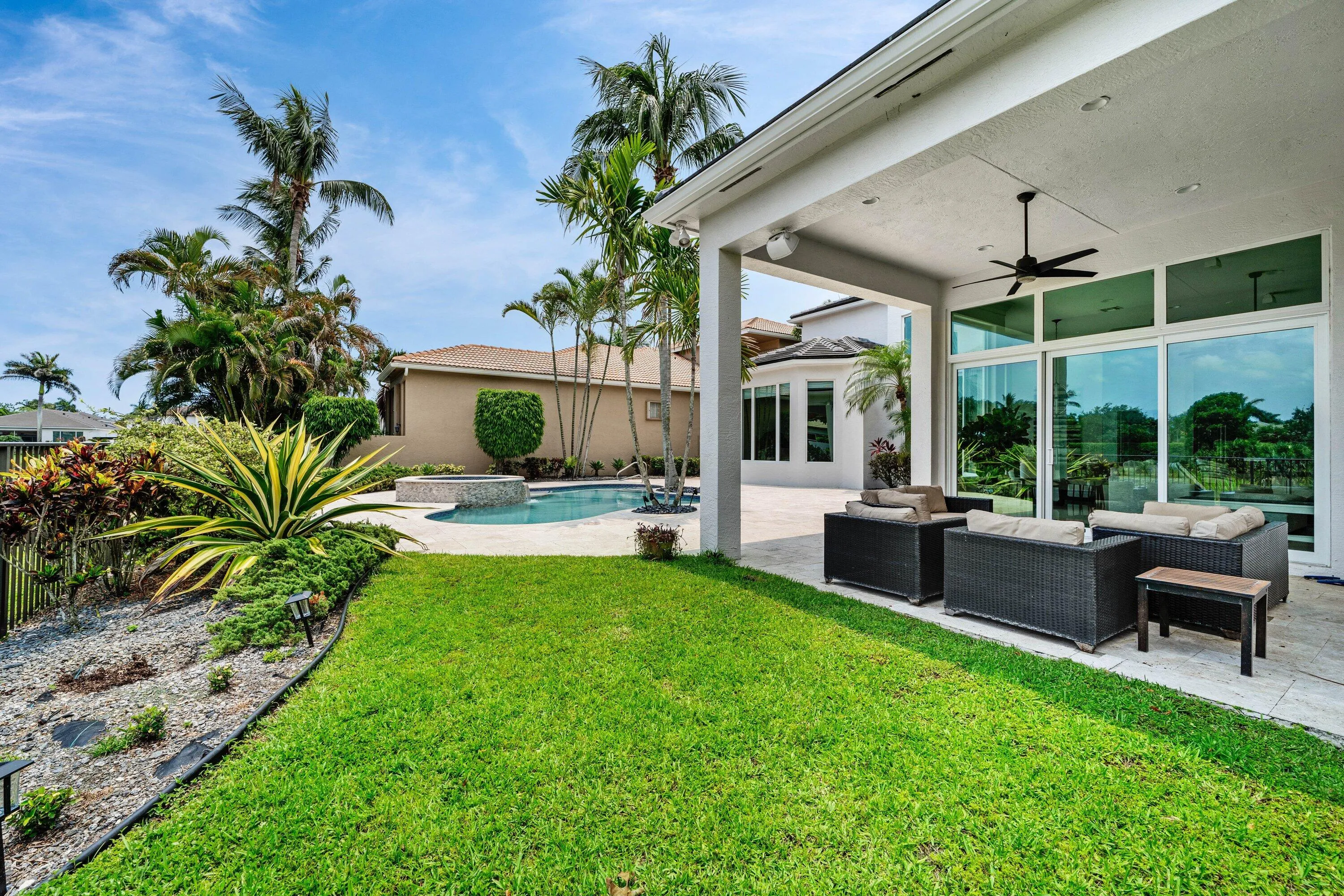 6411 Patio 4