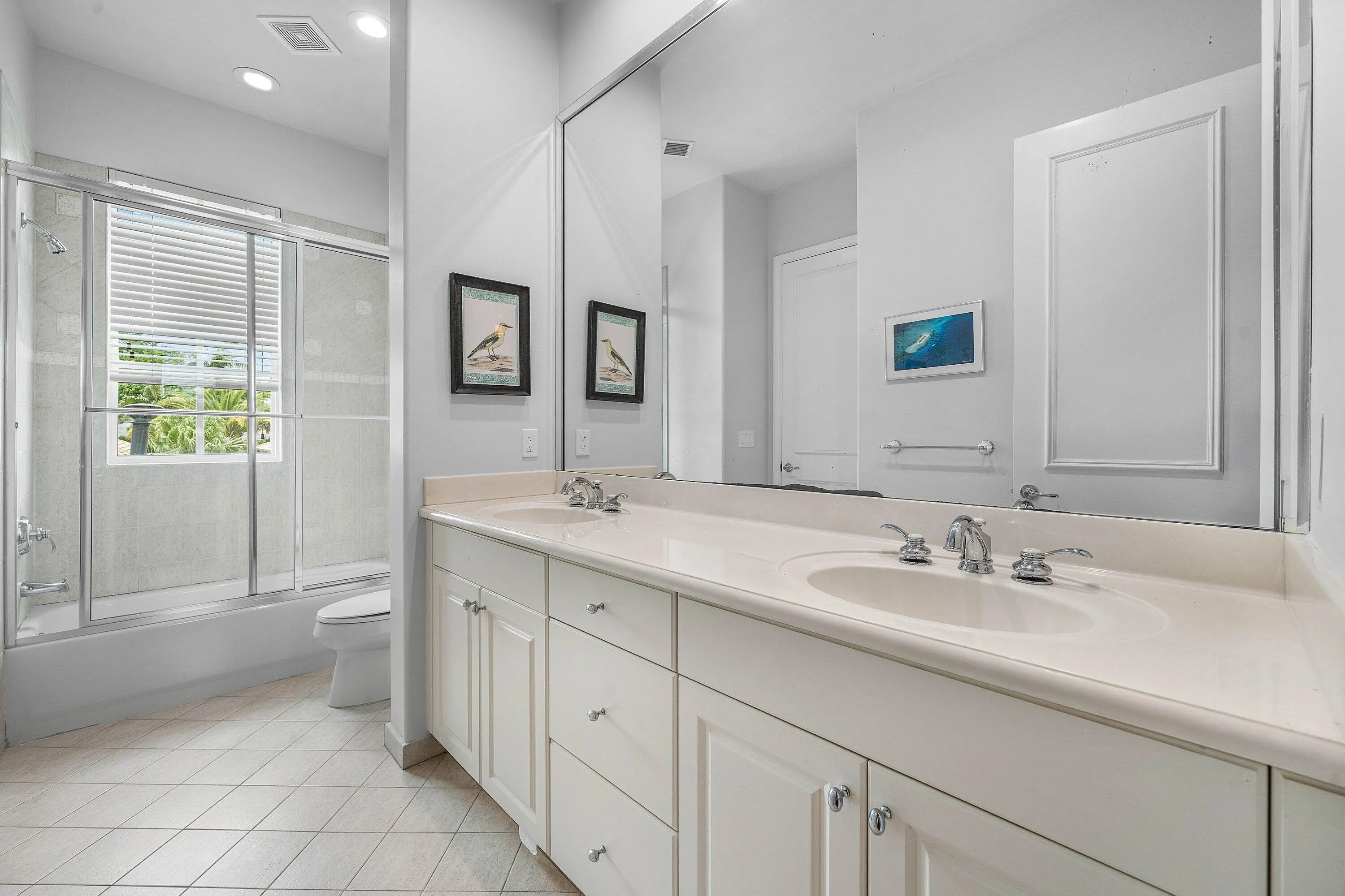 6411 Bathroom Jack And Jill